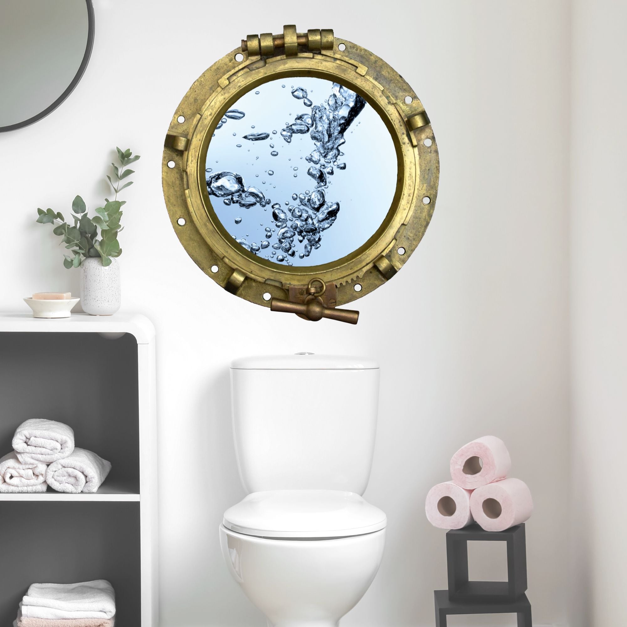 Runder, goldfarbener Bullauge mit Wasserblasen.