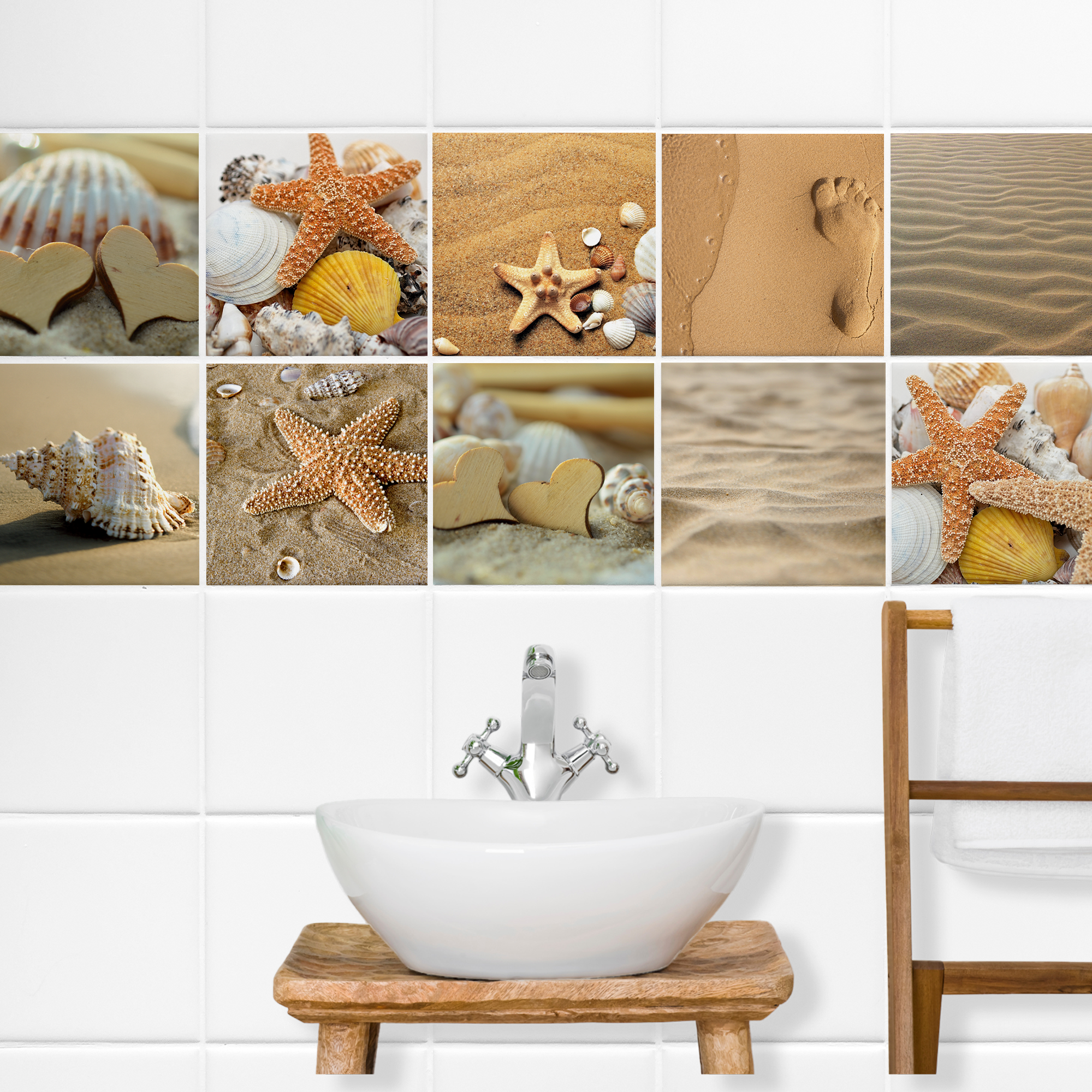 Weiße Waschschüssel, Holzregal, Muscheln und Sterne.