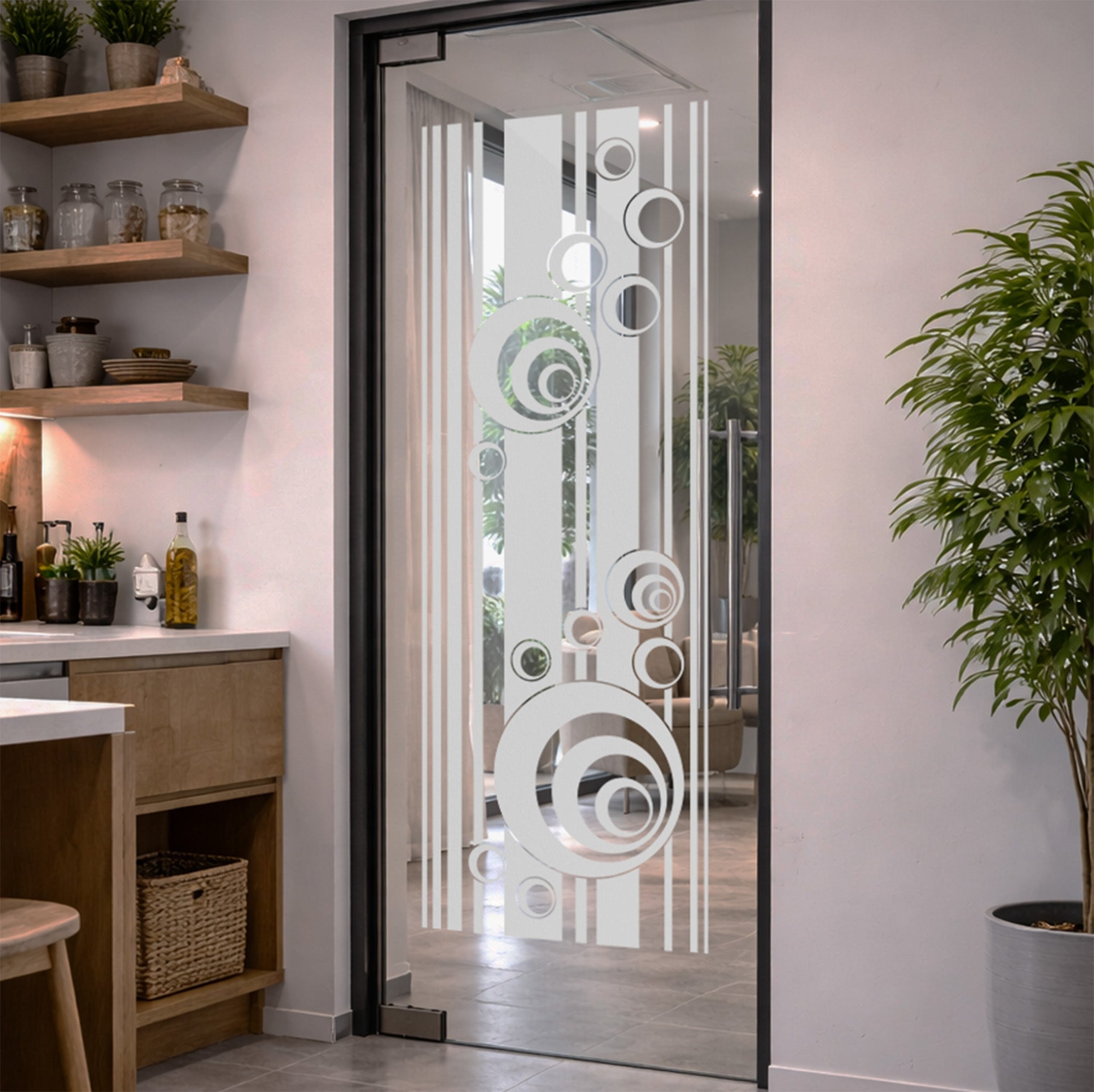Frosted Glastür mit modernen, kreisförmigen Mustern in Weiß.