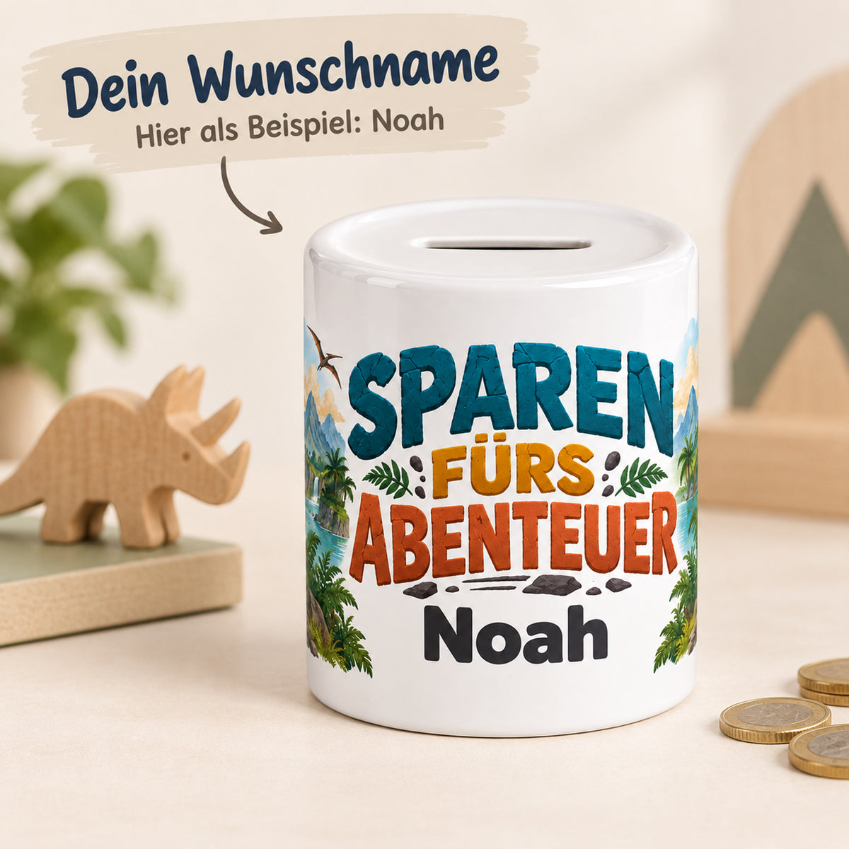 Dino-Spardose mit Namen – Vulkan-Abenteuer – Wunschname erklärt