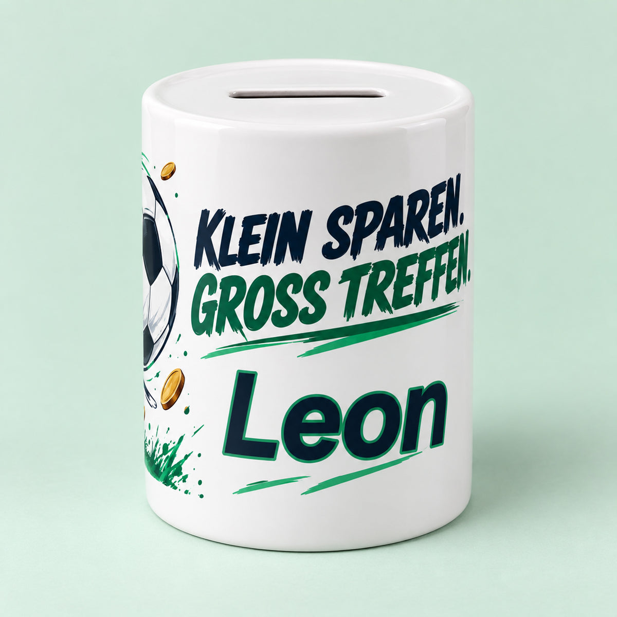 Spardose Fußball mit Namen – Groß treffen – Rückseite, Beispielname Leon