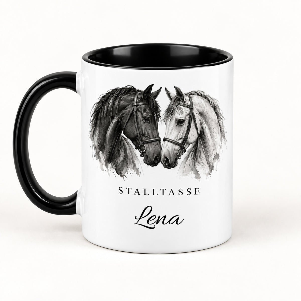 Stalltasse mit Namen Lena – Verbundenheit, schwarzer Henkel und Innenraum – Rückseite