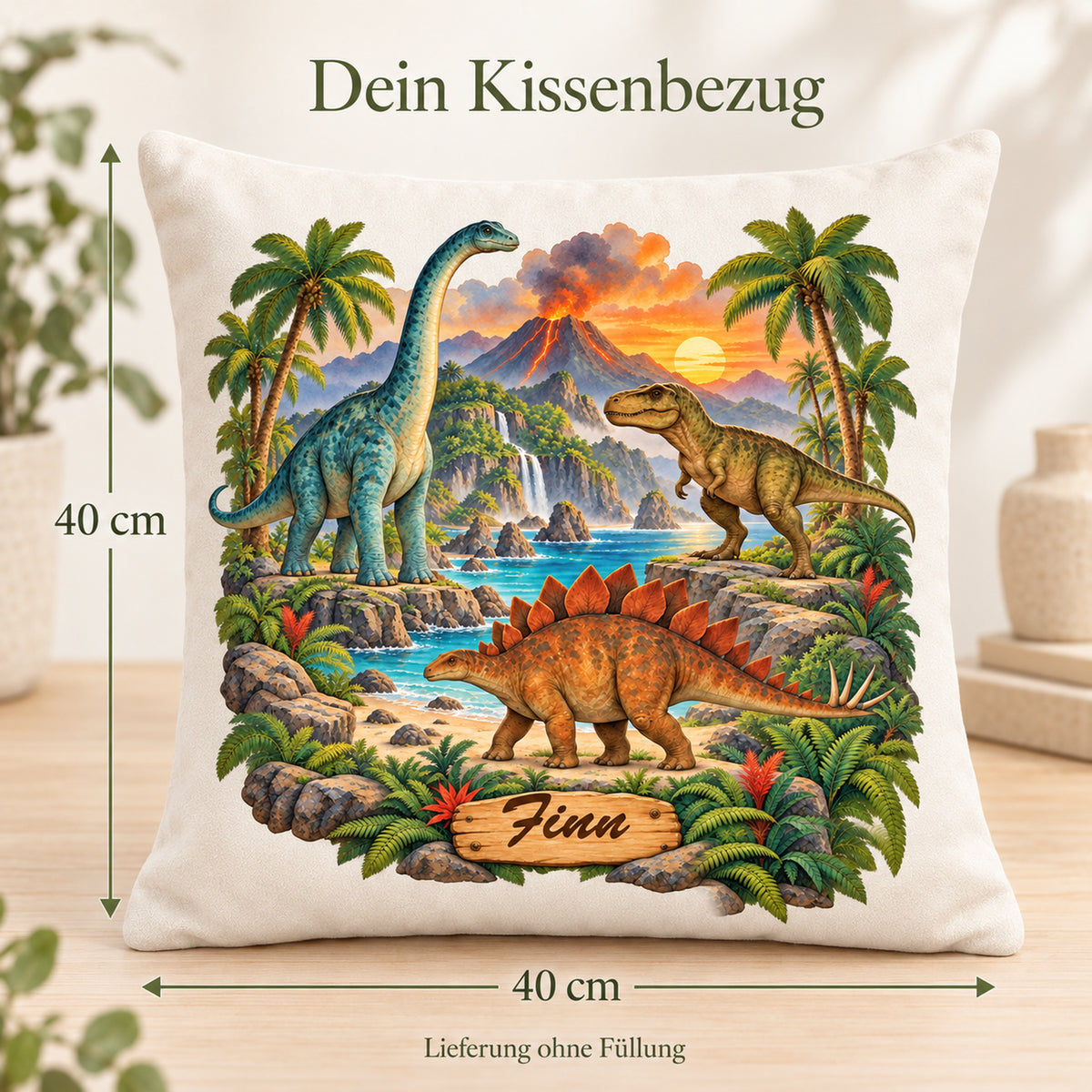 Dinosaurier-Kissenbezug Vulkaninsel, 40 × 40 cm, mit Beispielname Finn – Abmessungen.