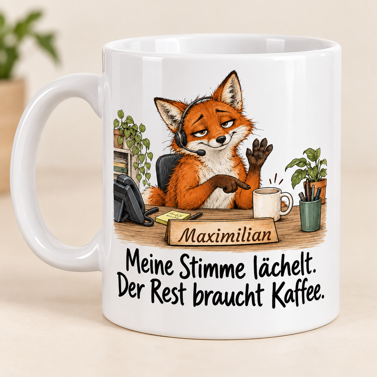 Kundenservice: weiße Tasse mit Fuchs-Berufsmotiv, Spruch und Beispielname Maximilian – bedruckte Rückseite