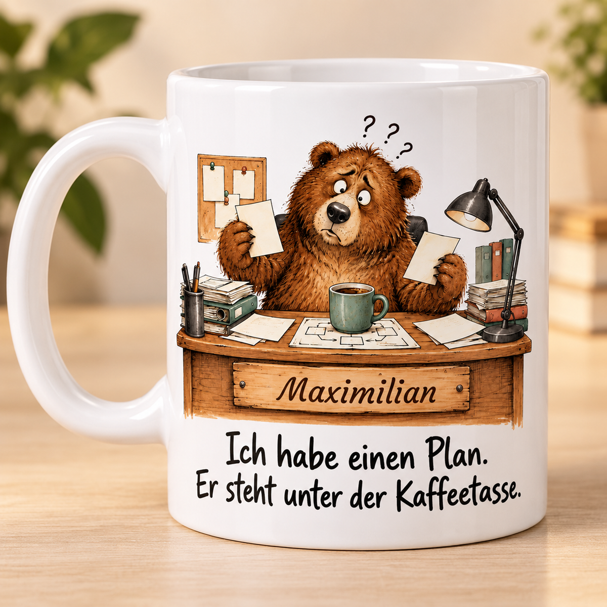 Teamleitung: weiße Tasse mit Bär-Berufsmotiv, Spruch und Beispielname Maximilian – bedruckte Rückseite