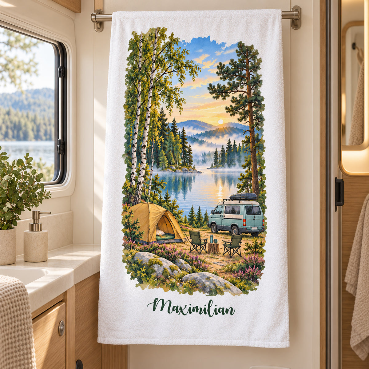 Camping-Handtuch Morgennebel am Waldsee mit Wunschname – Ansicht 8