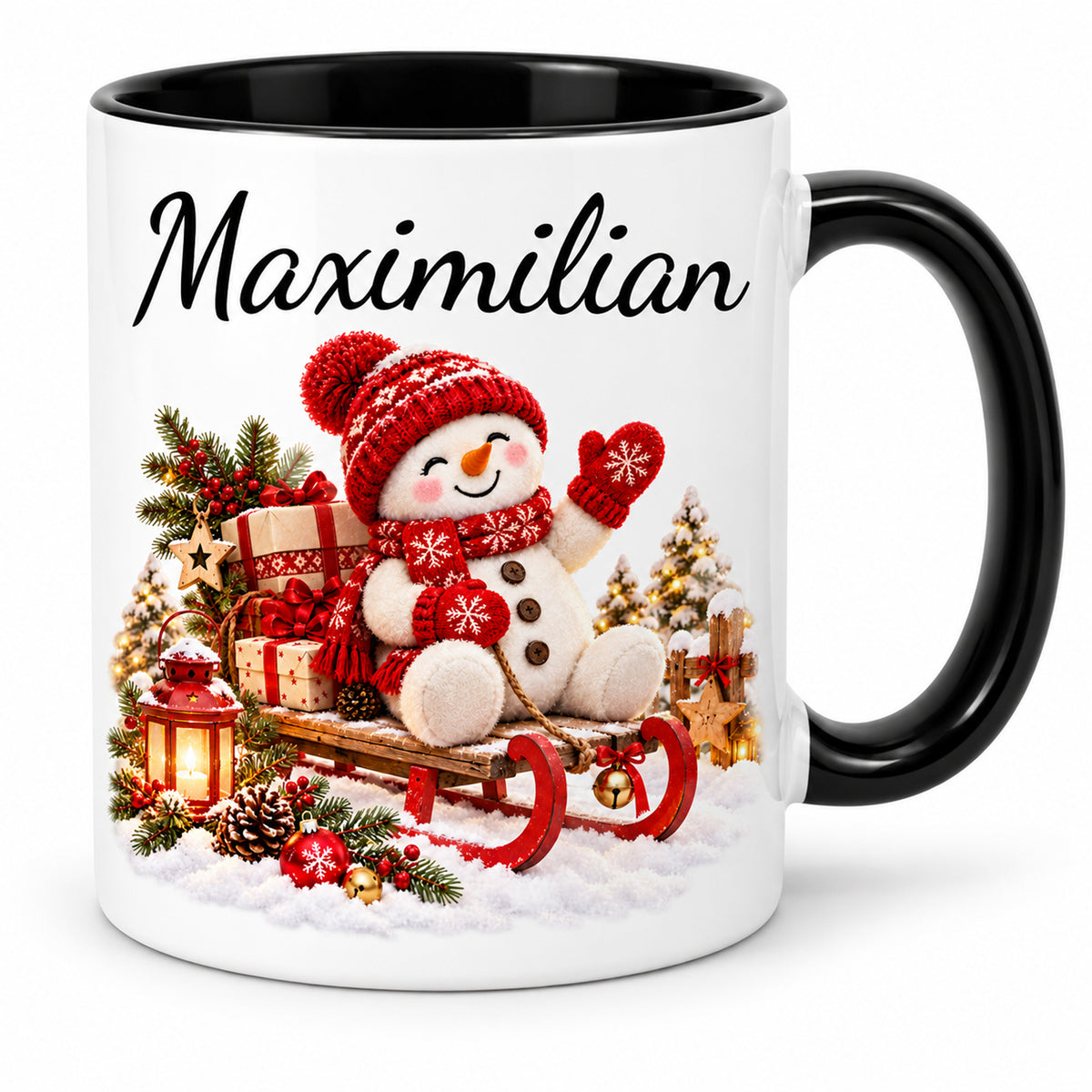 Hauptansicht: Schneemann-Tasse Schlittenfahrt, schwarzer Henkel, 330 ml, mit Beispielname Maximilian