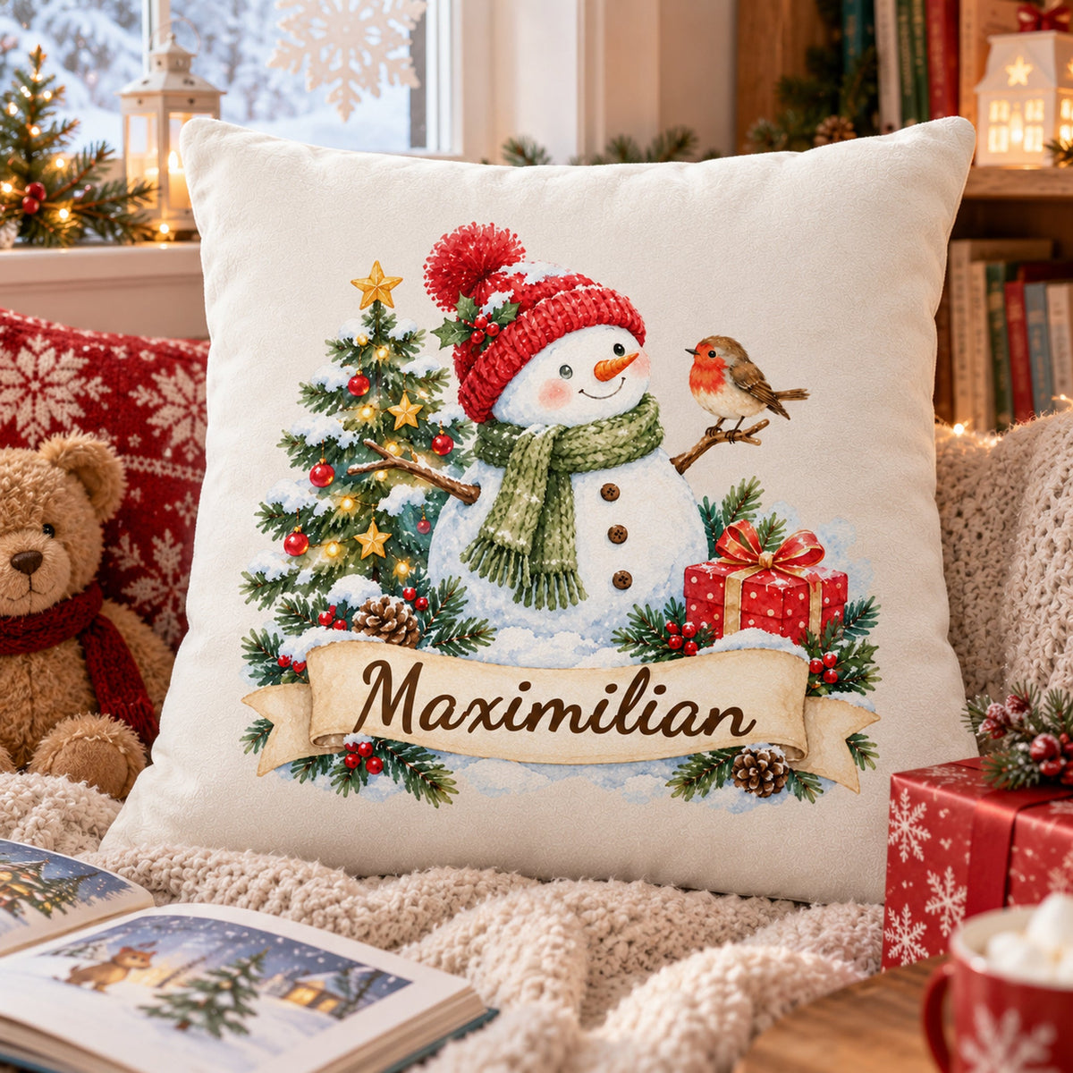 Weihnachts-Kissenbezug Schneemann mit Wunschname – Wohnszene