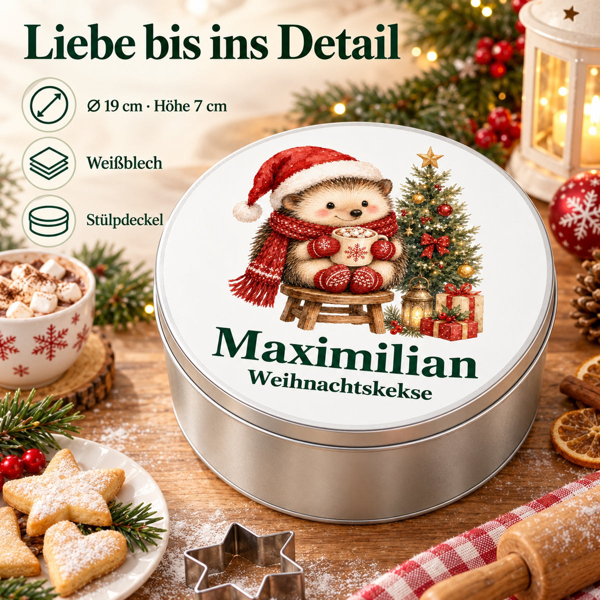 Maße und Material einer runden Keksdose mit Igel mit Kakao und Wunschname. Durchmesser 19 cm, Höhe 7 cm, Weißblech und Stülpdeckel.