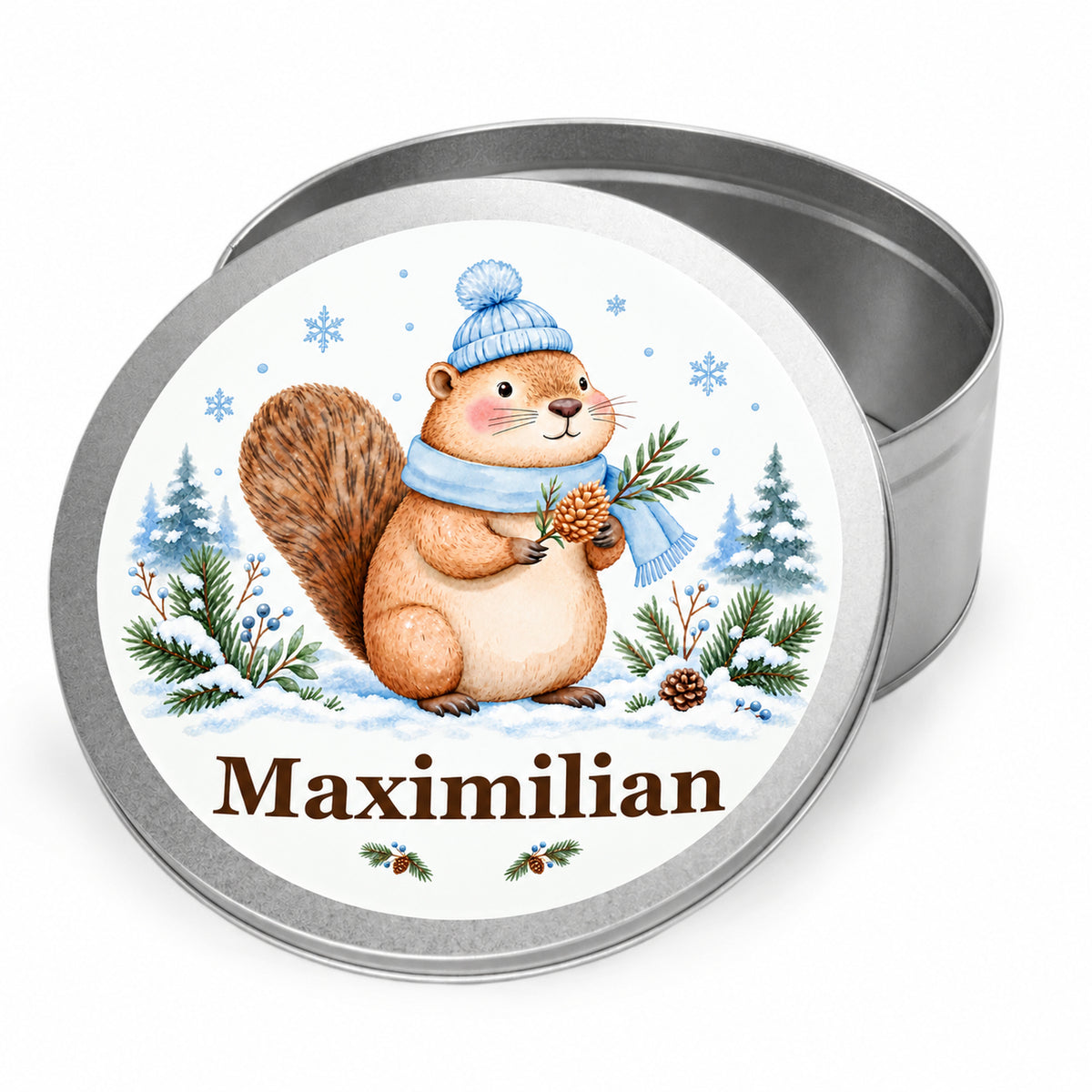 Offene Keksdose mit Eichhörnchen und Wunschname auf dem davor aufgestellten Deckel, auf weißem Hintergrund