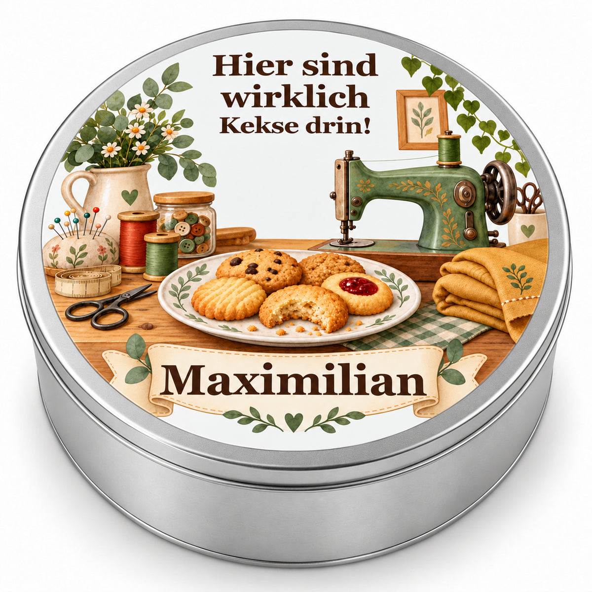 Personalisierte Keksdose mit grüner Nähmaschine und Wunschname auf weißem Hintergrund