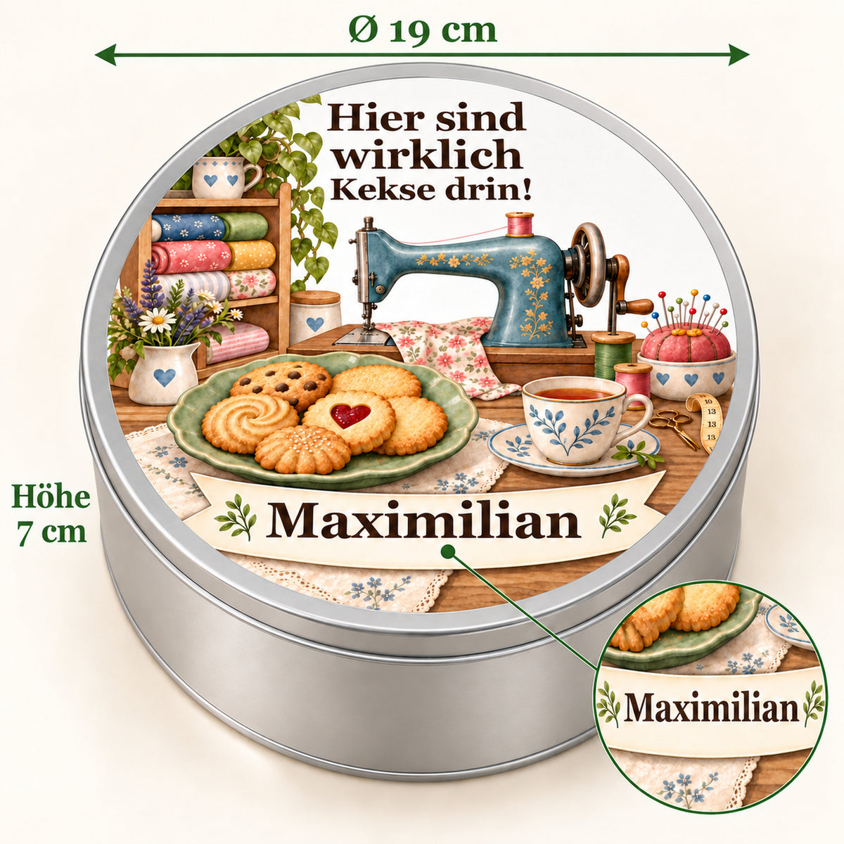 Runde Keksdose mit blauer Nähmaschine, Maßangaben und vergrößertem Druckdetail