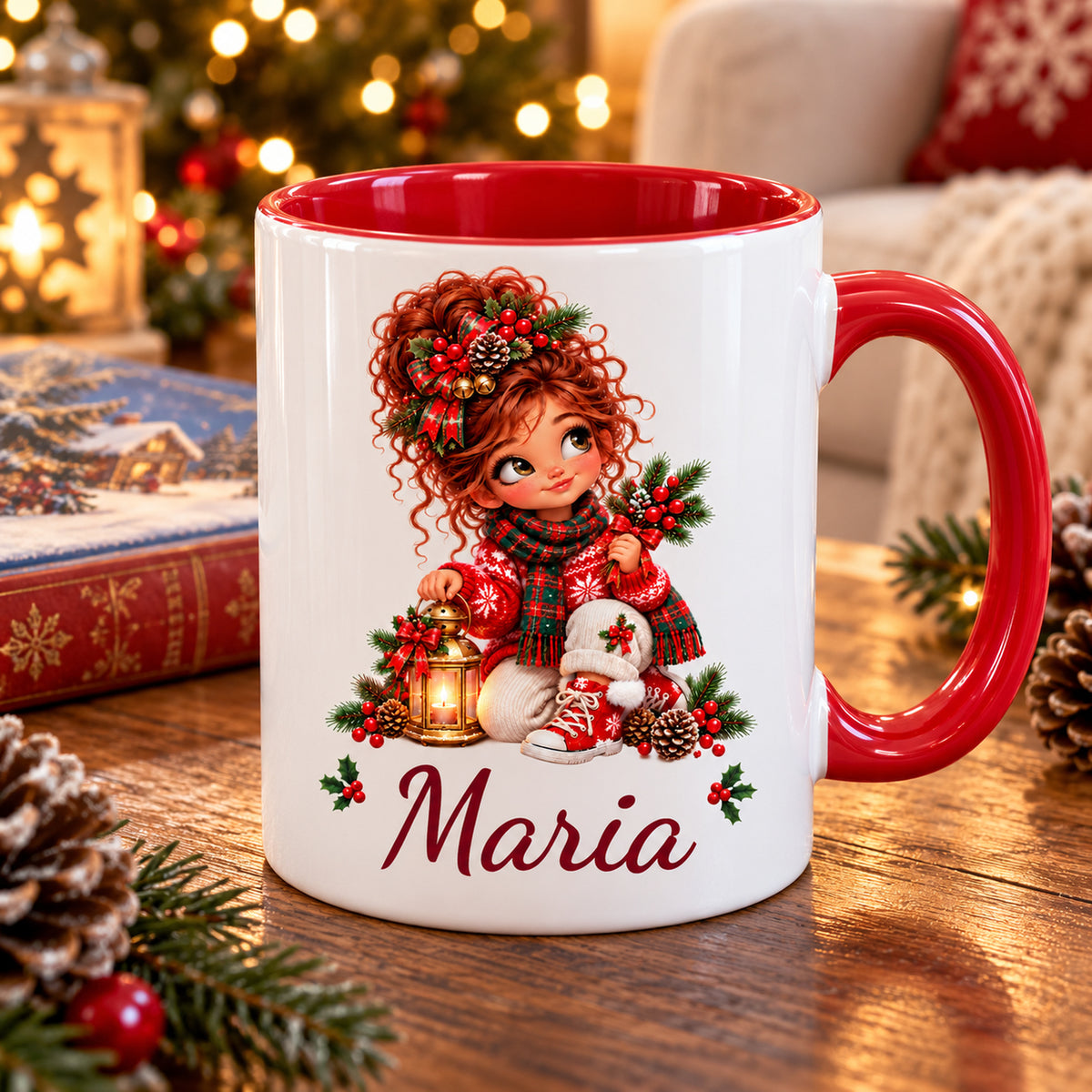 Schrägansicht der weißen Weihnachtstasse Laterne mit Wunschname und rotem Innenraum.