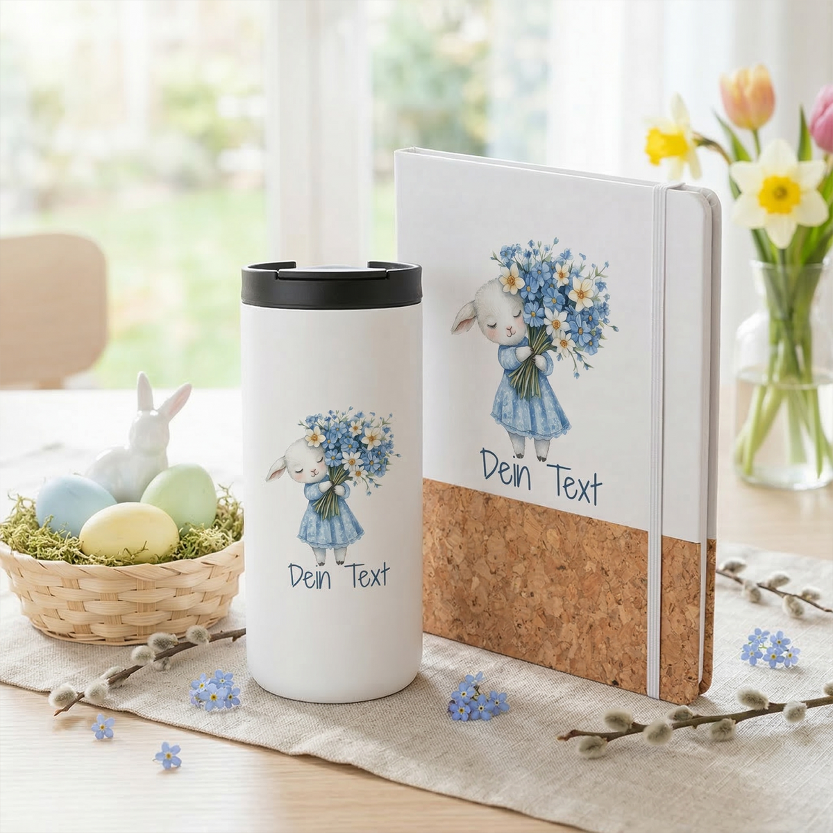 Kaffeebecher mit Notizbuch