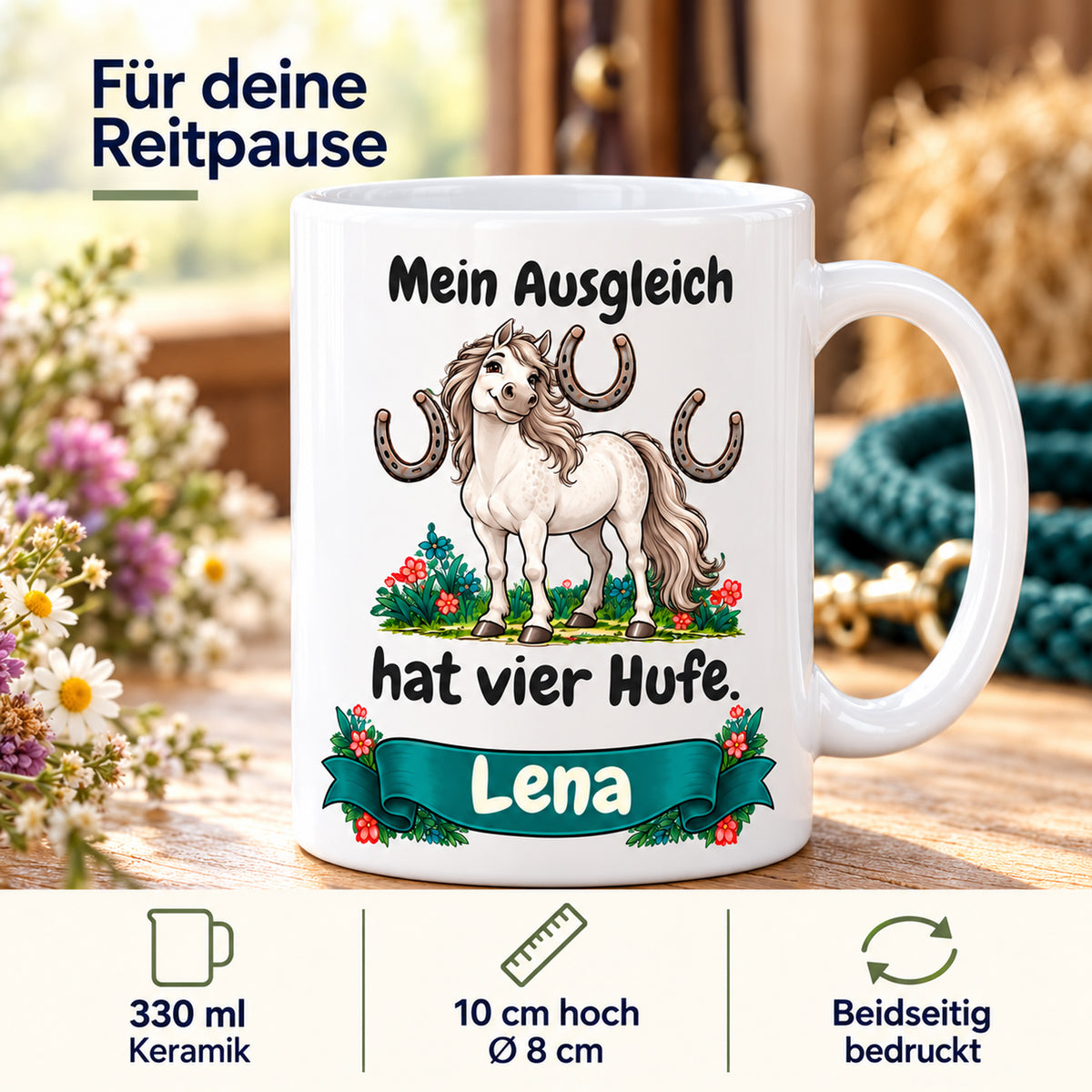 Weiße Pferdetasse mit Namen, Schimmel und Hufeisen und Spruch „Mein Ausgleich hat vier Hufe.“, mit Angaben zu 330 ml, Keramik und Maßen.