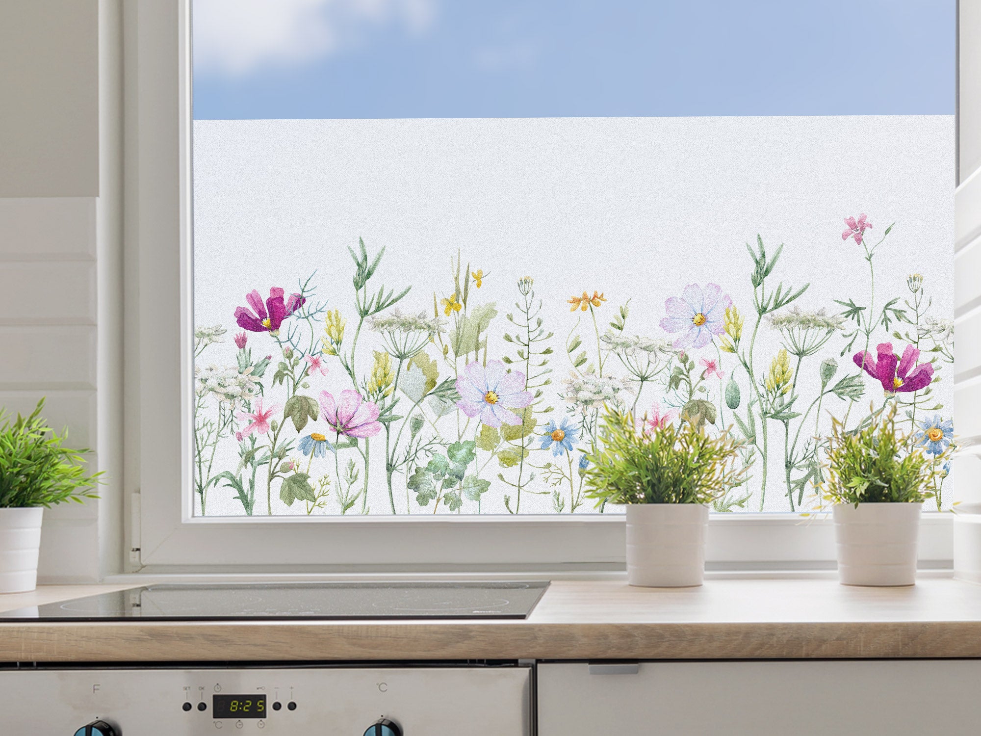 Blumenfensterfolie mit bunten Wildblumenmotiven.