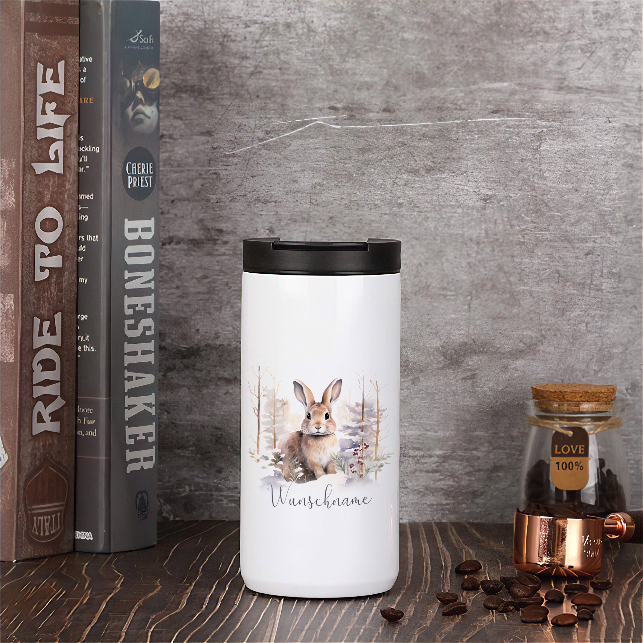 Kaffeebecher mit niedlichem Hasen