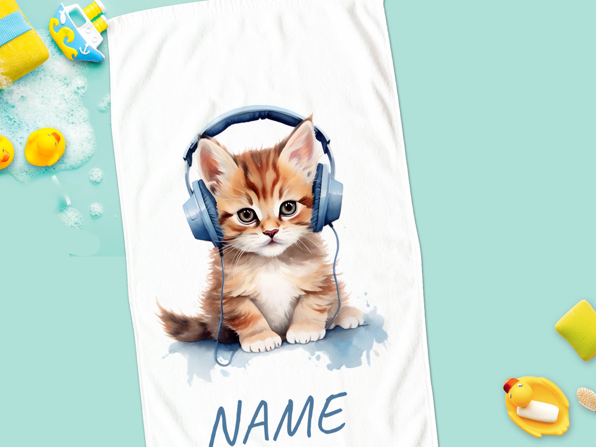Katzenhandtuch mit Kopfhörern und personalisierbarem Namen.