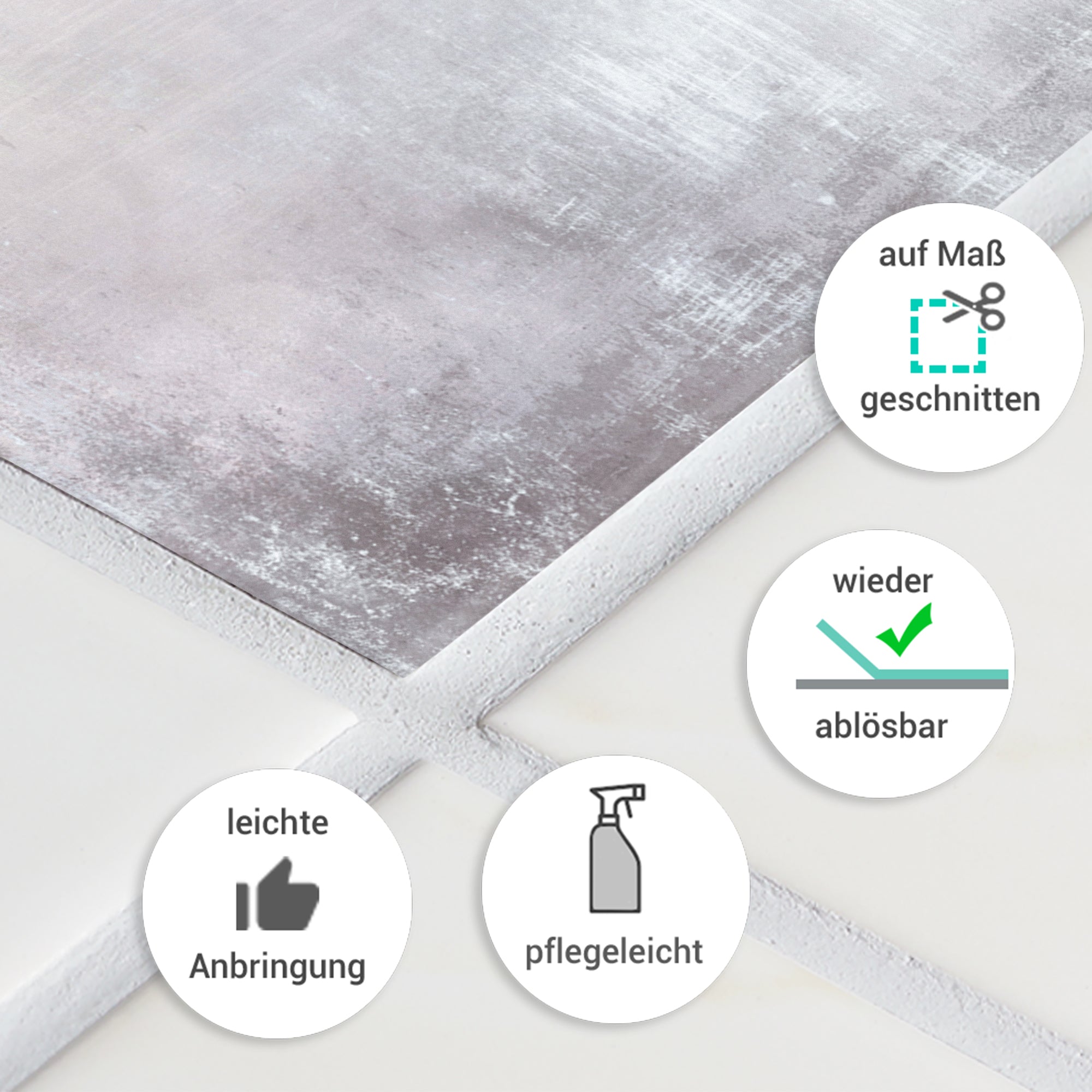 Silberne, pflegeleichte Fliesen, leicht anbringbar, wiederablösbar.