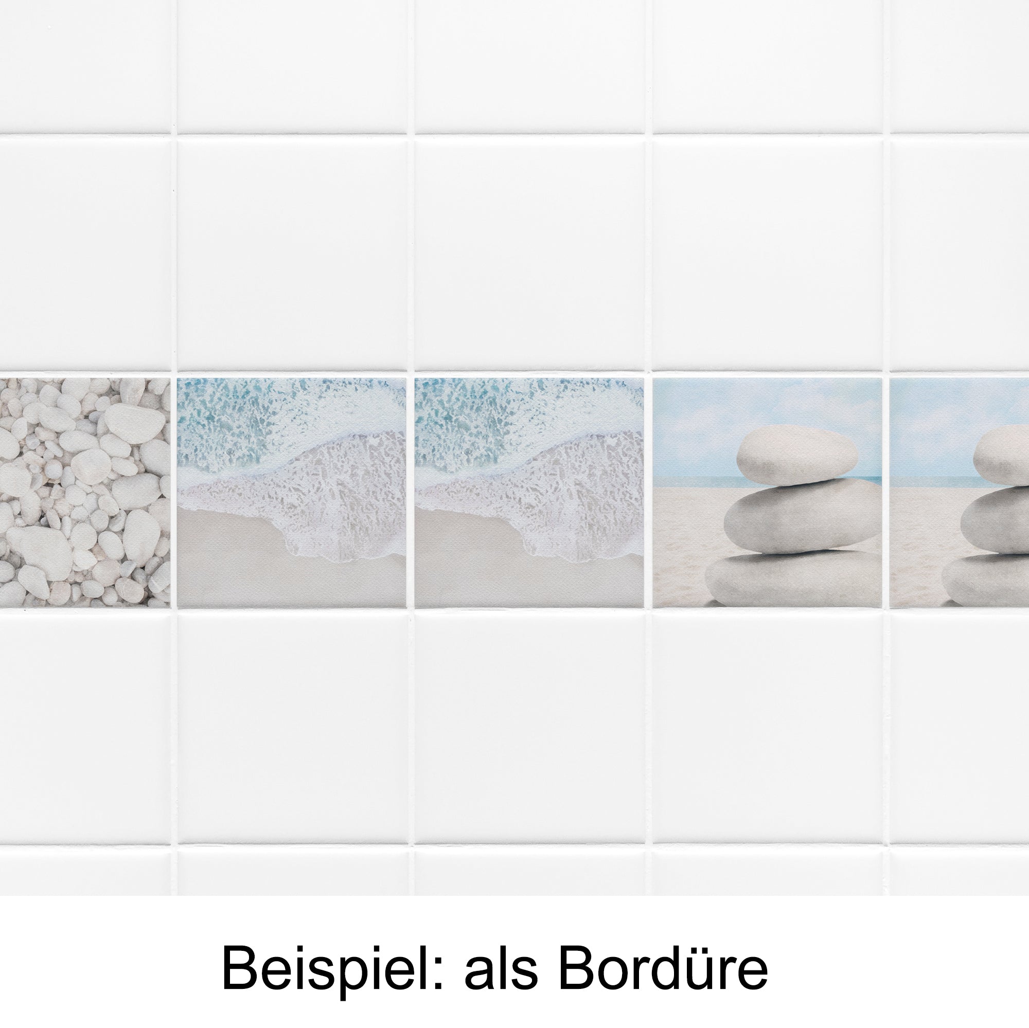 Fliesenbordüre mit Steinen, Wasser und Strandmotiven.