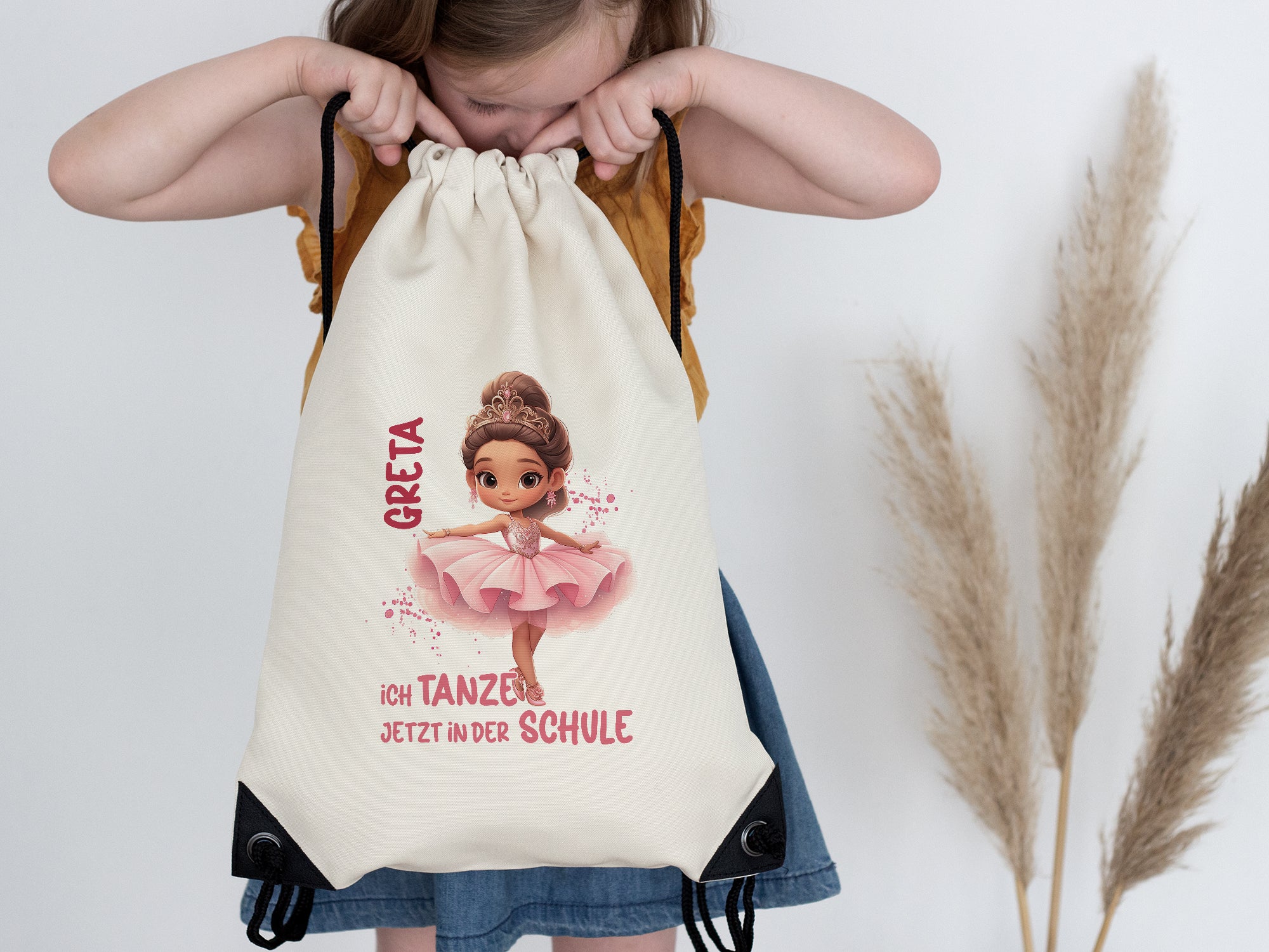 Beige Turnbeutel mit Ballettmädchen und Namen Greta.
