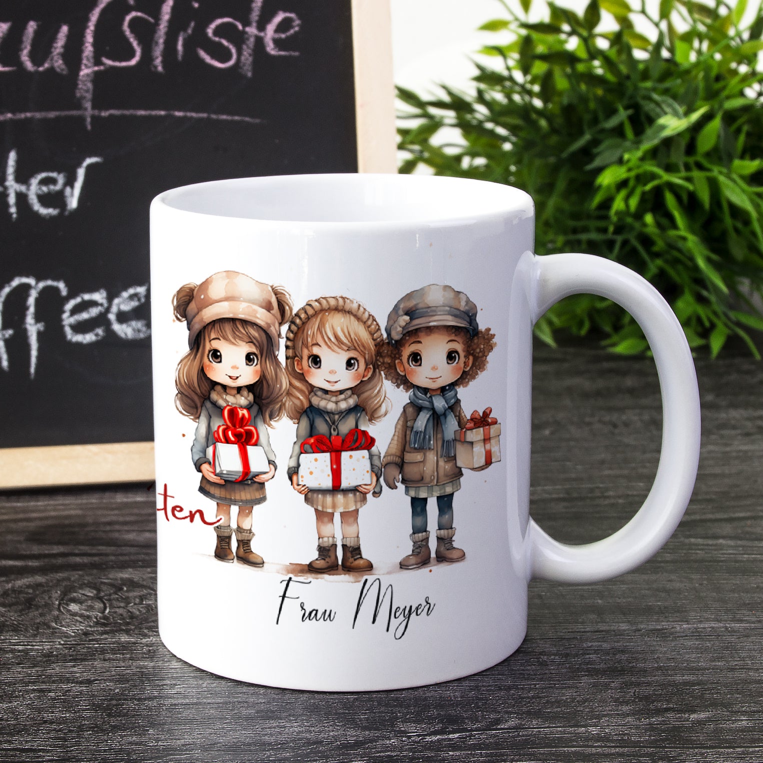 Weihnachtstasse mit fröhlichen Kindern