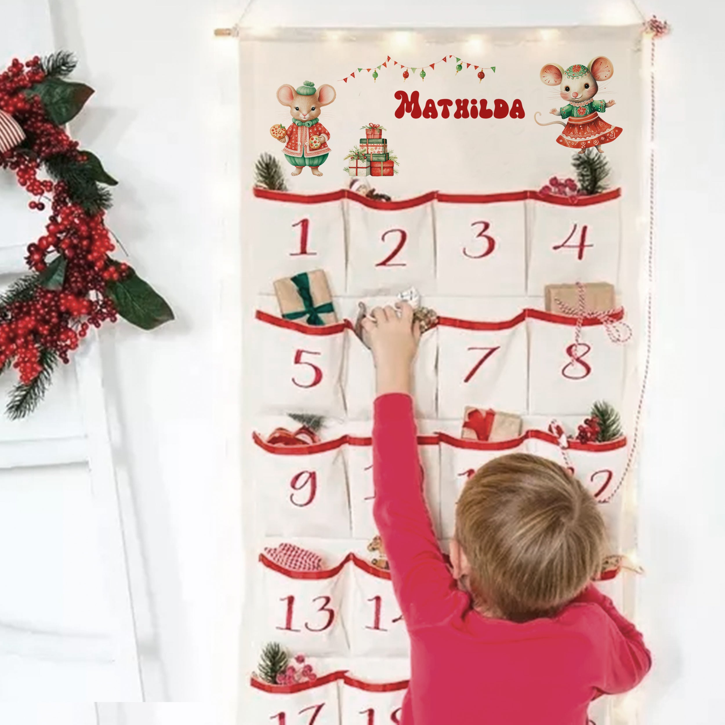 Adventskalender mit Mäusen, rot-weiße Farben, personalisiert.