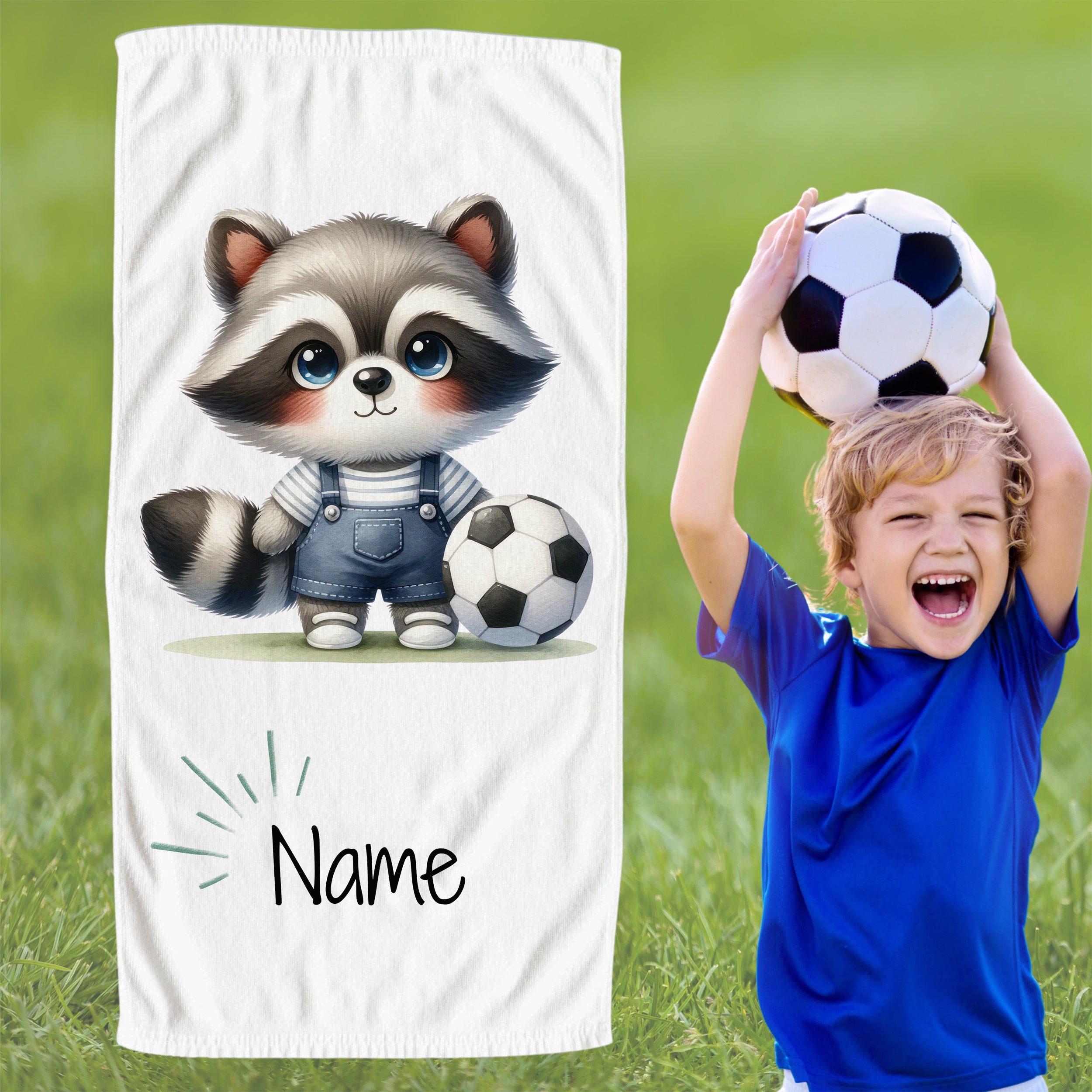 Handtuch mit Waschbär mit Fussball