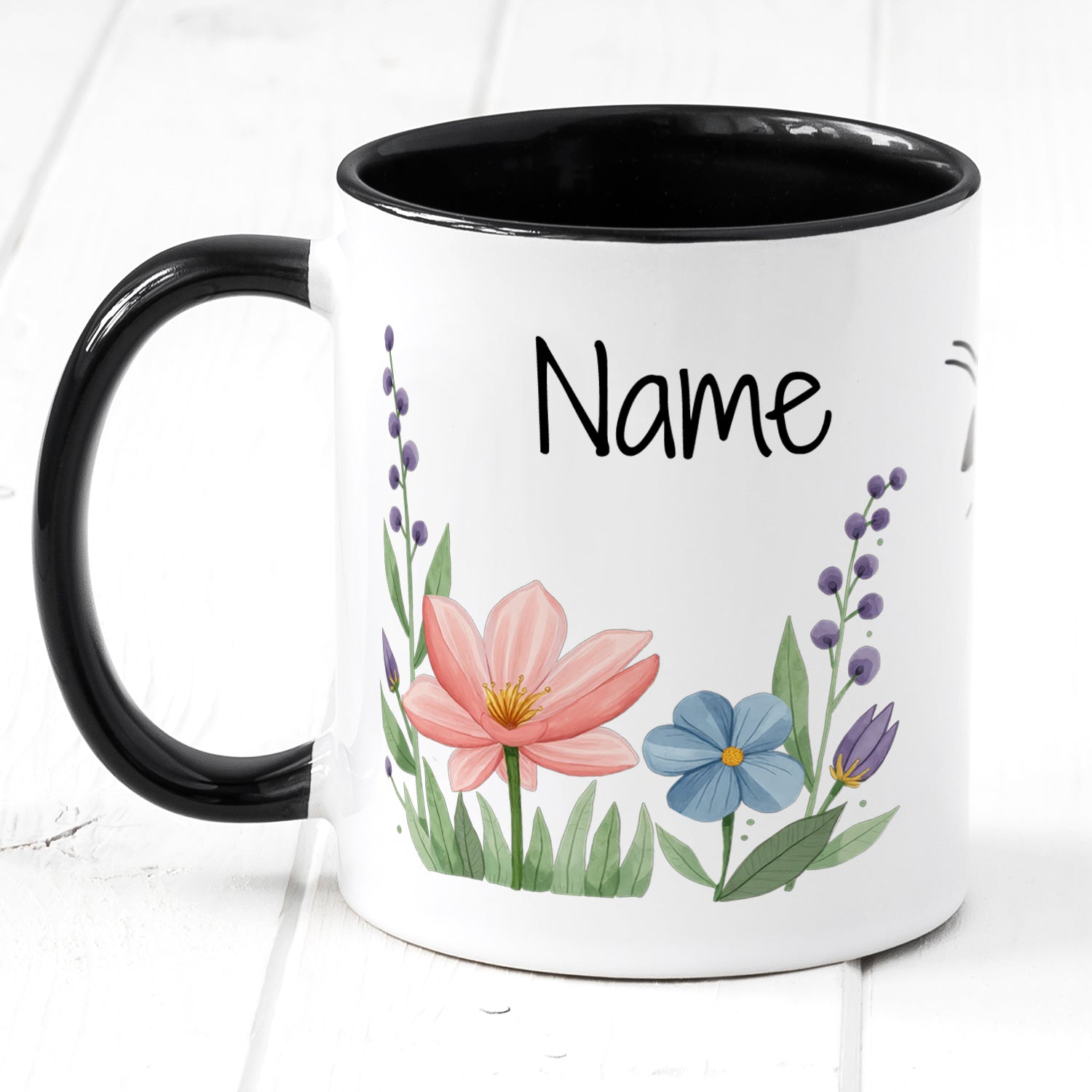 Tasse mit Blumenmotiv