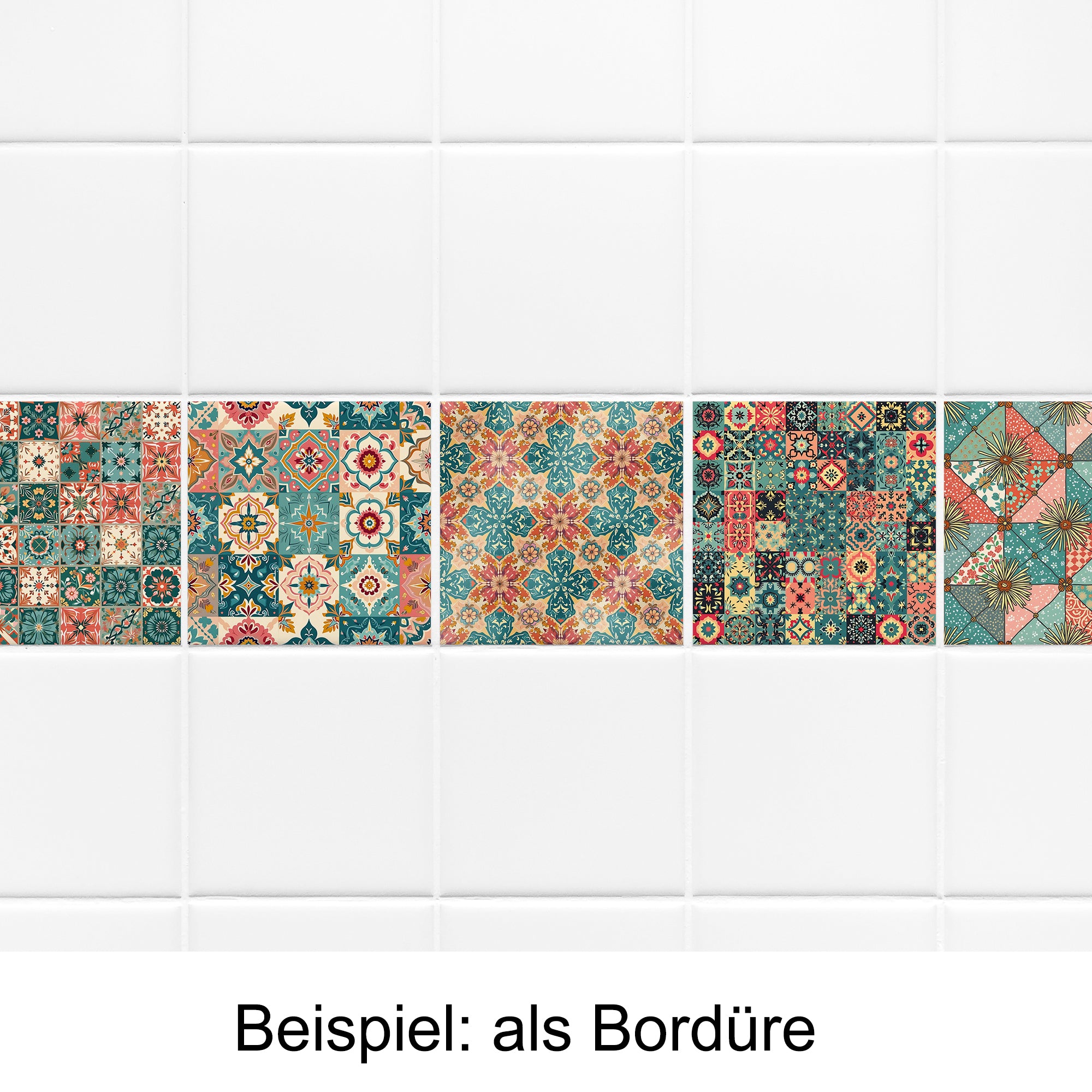 Bunte Fliesenbordüre mit geometrischen Mustern und Türkistönen.
