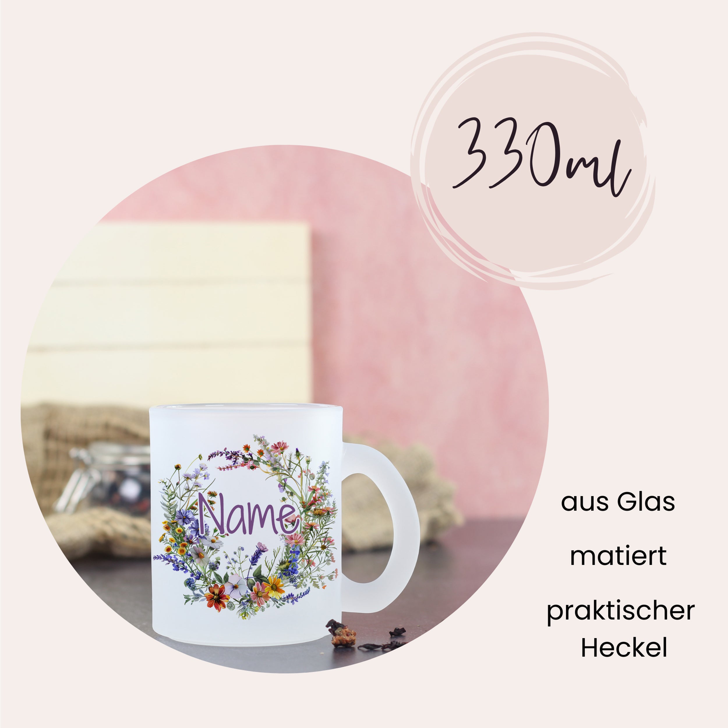 Glastasse mit Blumenkranz