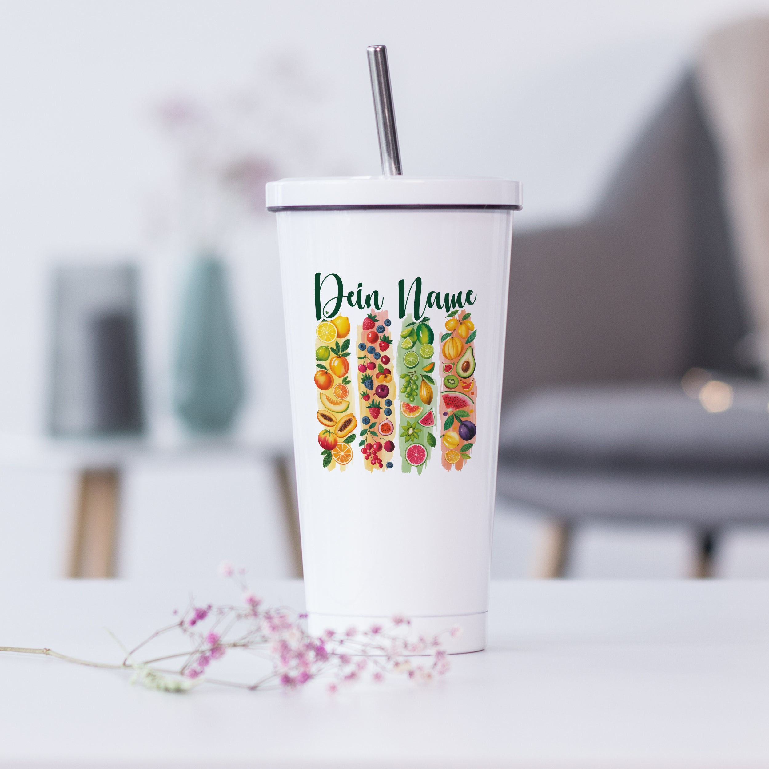 Trinkbecher mit bunten Früchten - Erfrischung für jeden Tag