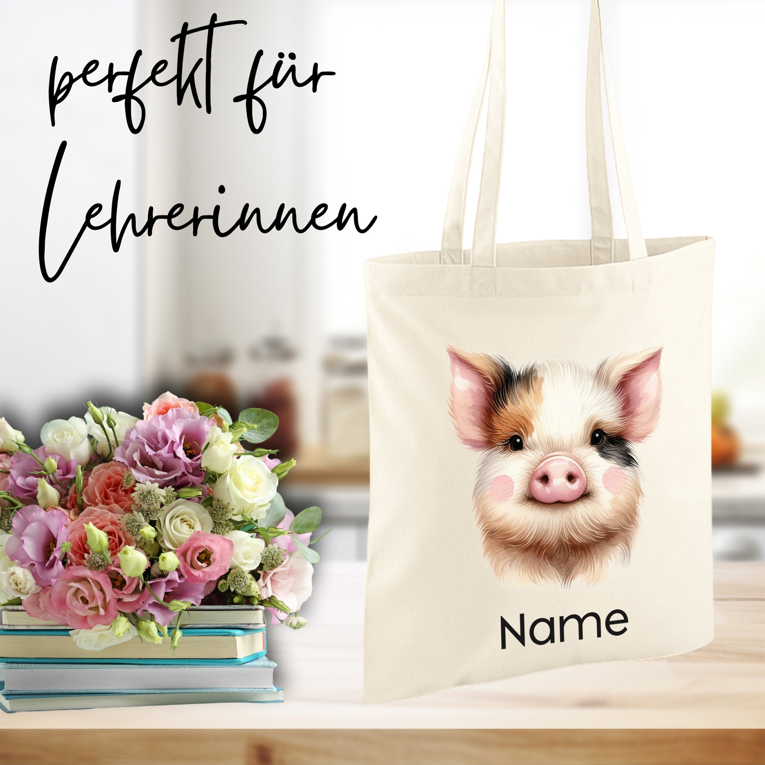 Beige Tasche mit Schwein-Motiv und Platz für Namen.