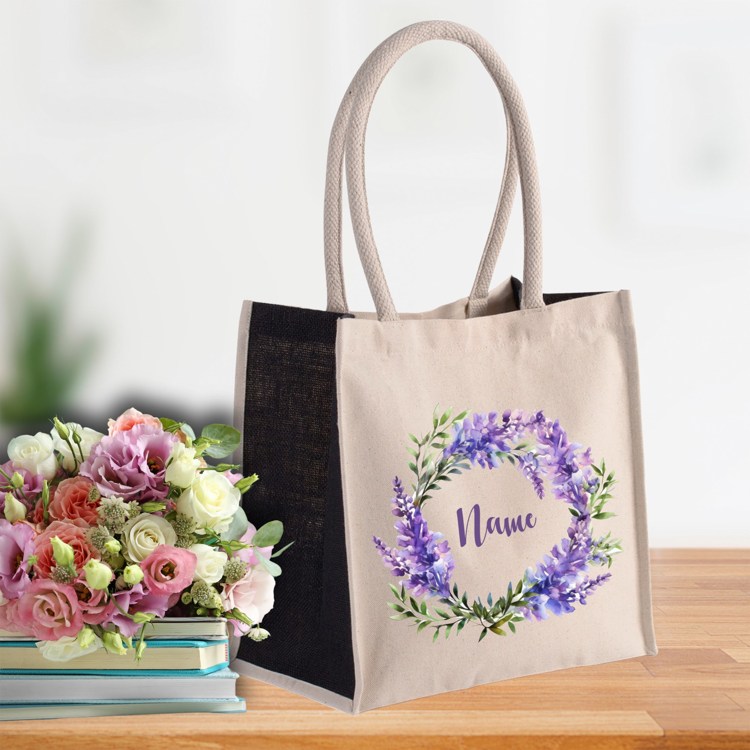 Tasche mit lila Blumenkranz