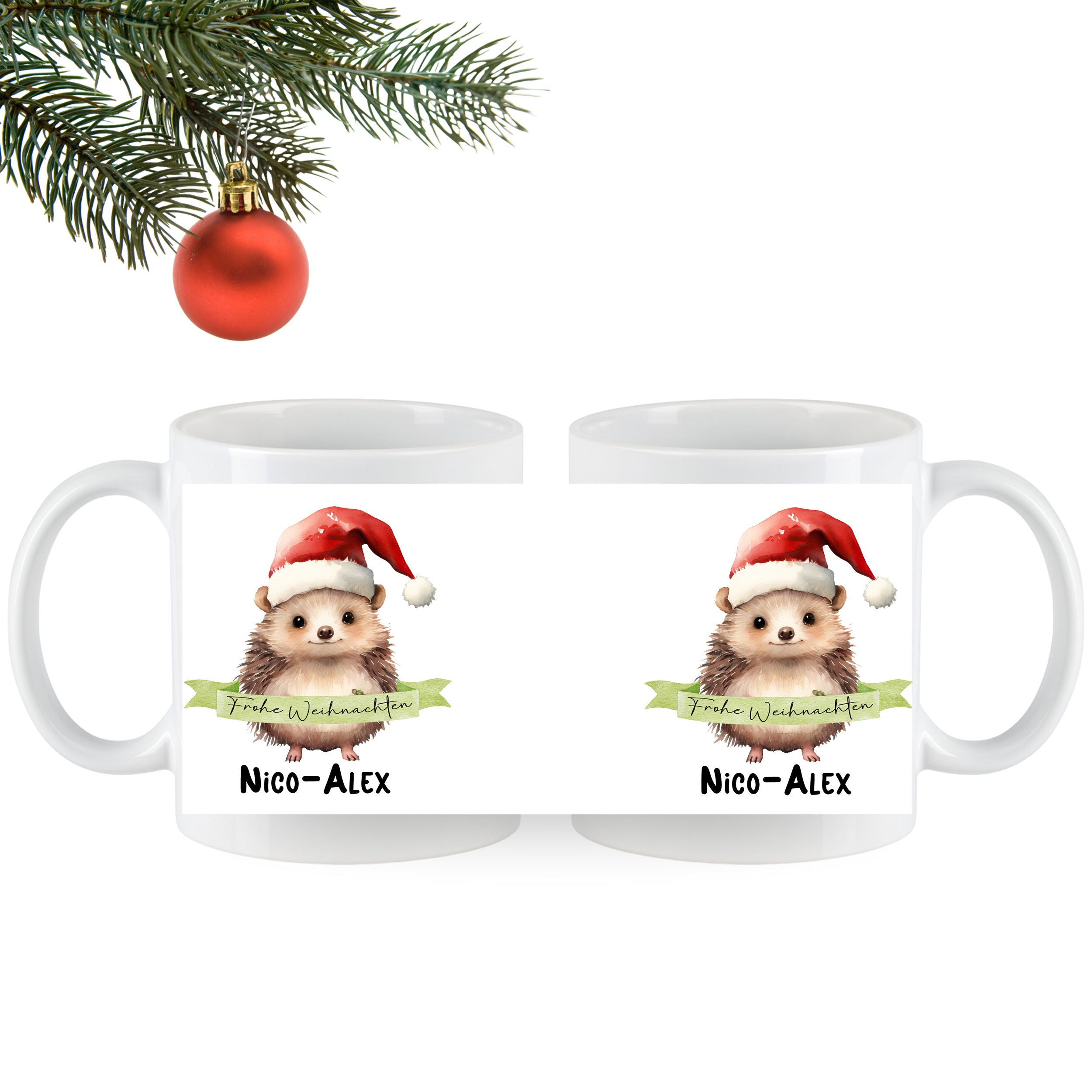 Weiße Tassen mit Igeln und Weihnachtsmützen, personalisiert.