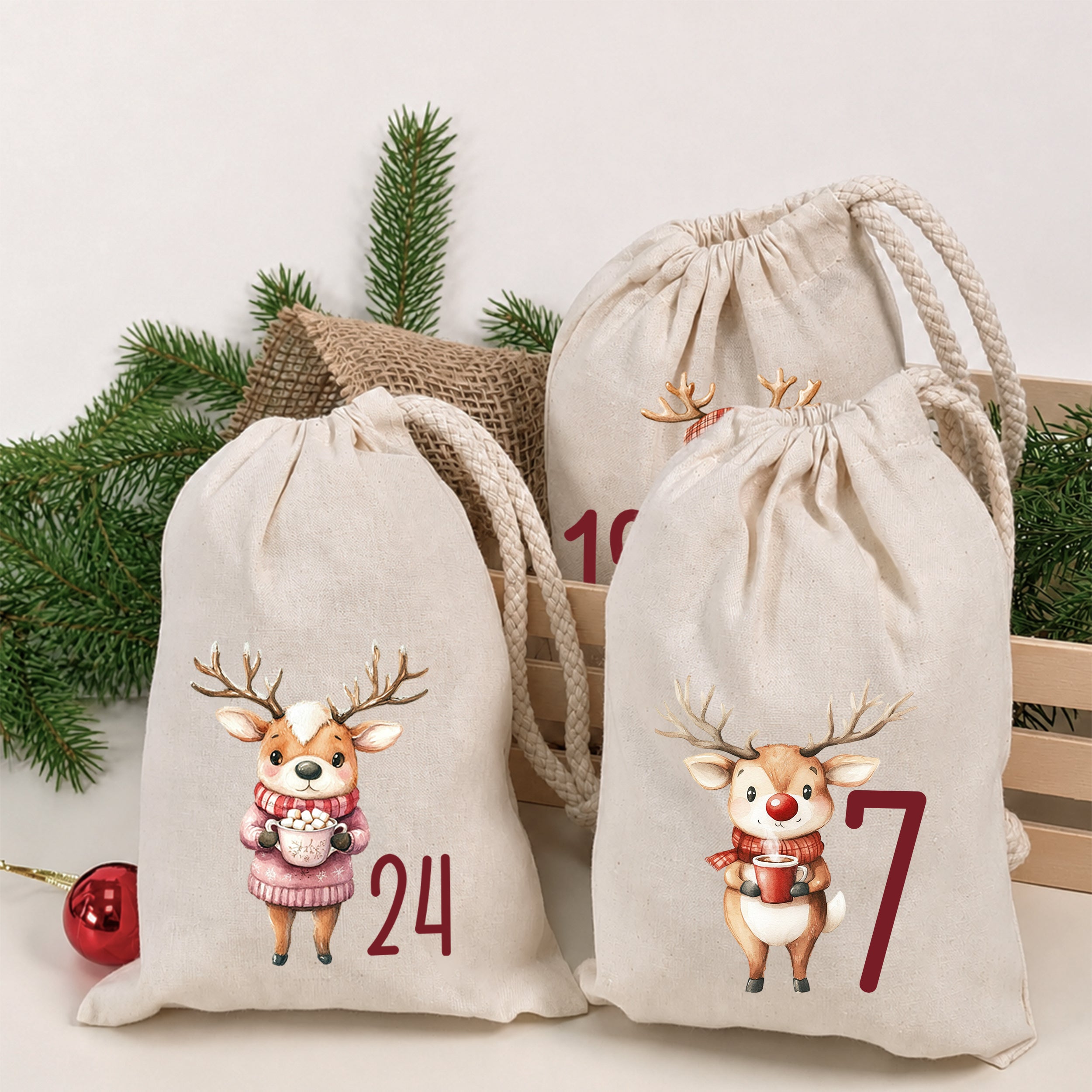 Bedruckte Adventskalenderbeutel mit Weihnachtsrentieren und Zahlen 7, 18 und 24