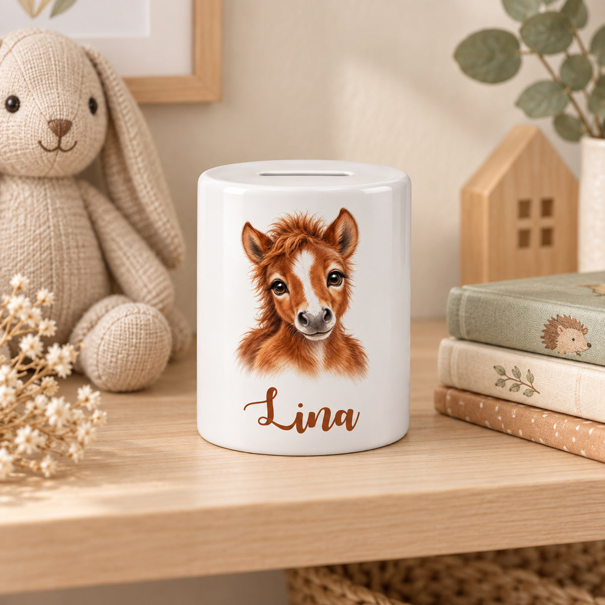 Spardose Pferd mit Beispielname Lina: Im Kinderzimmer