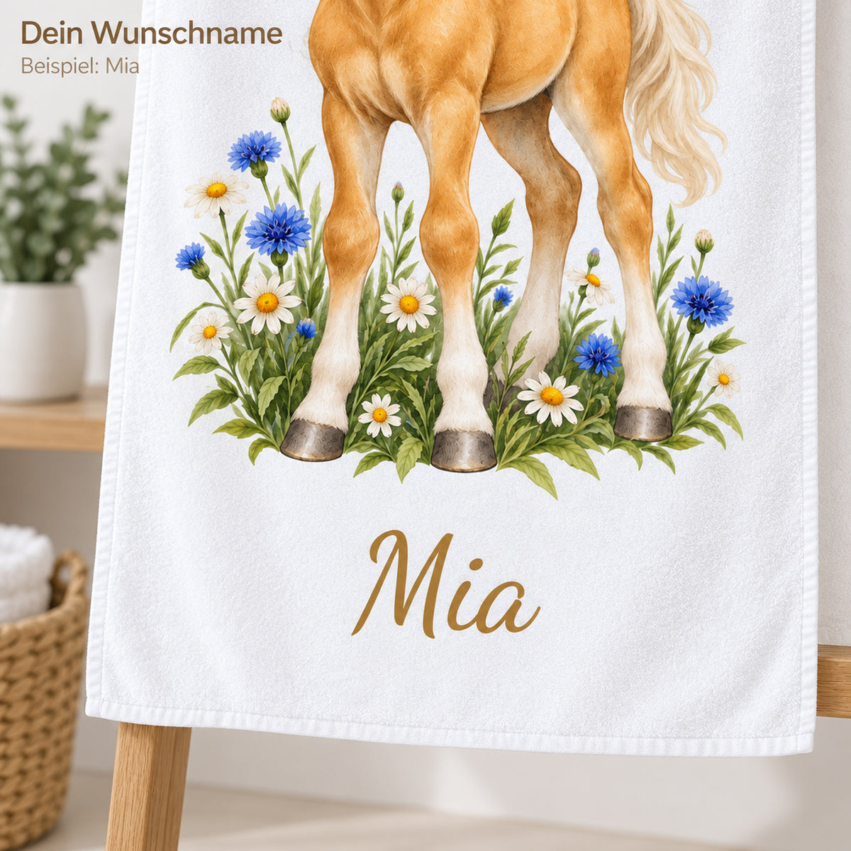Handtuch mit Kleines Wiesenpony und Wunschname – Produktansicht 5