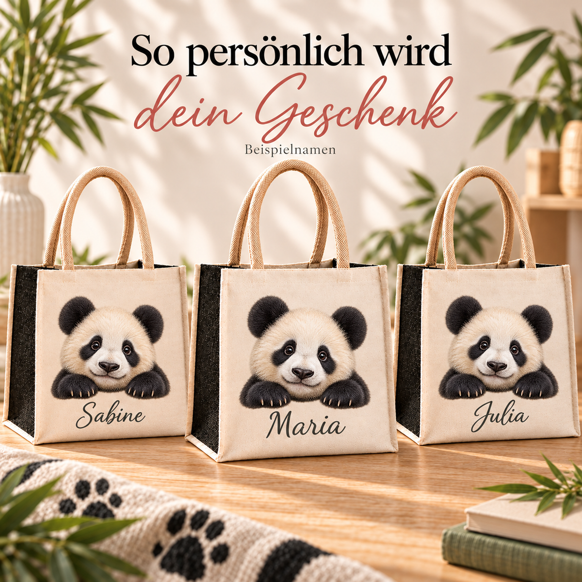 Einkaufstaschen mit gleichem Panda-Motiv und unterschiedlichen Wunschnamen