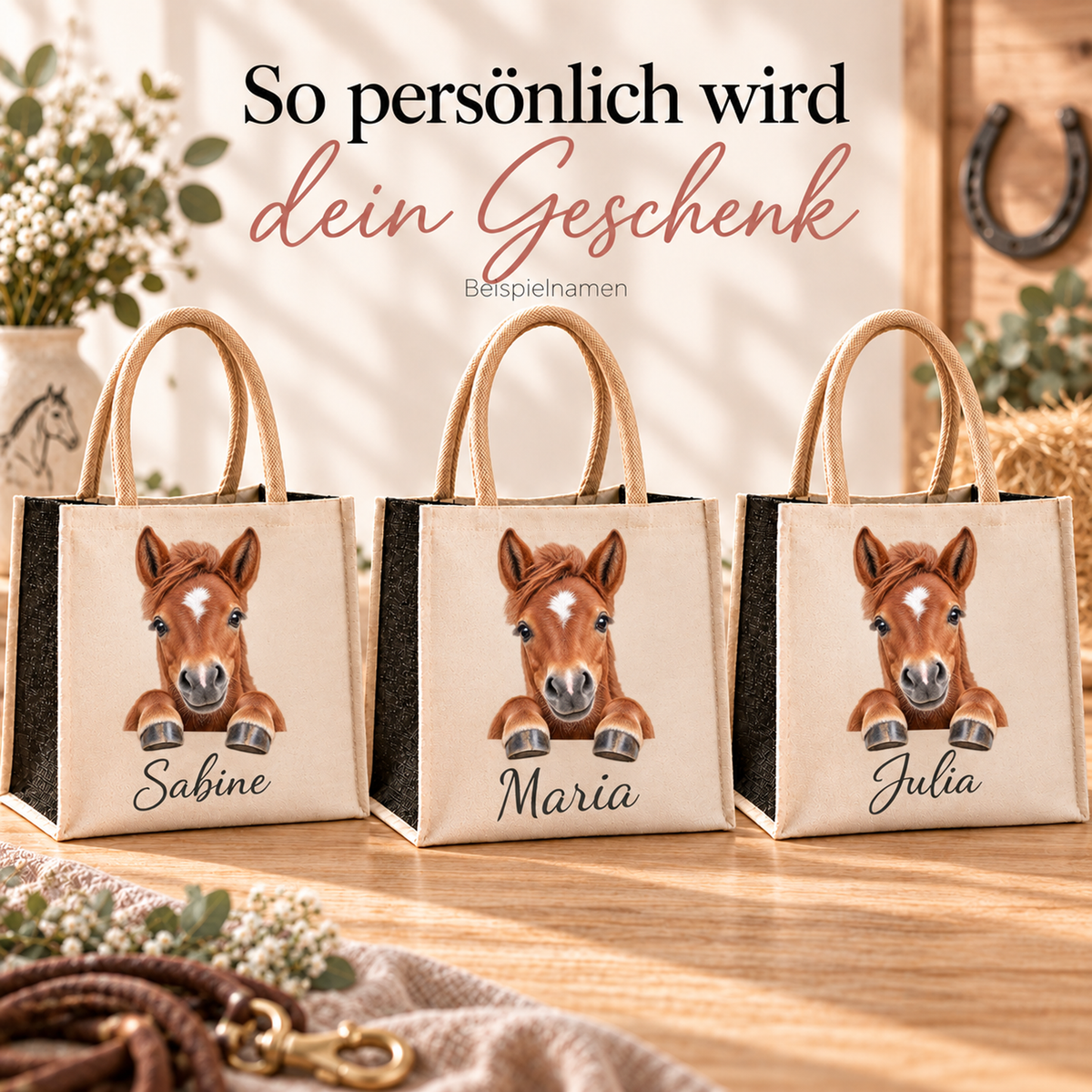 Einkaufstaschen mit gleichem Pferd-Motiv und unterschiedlichen Wunschnamen