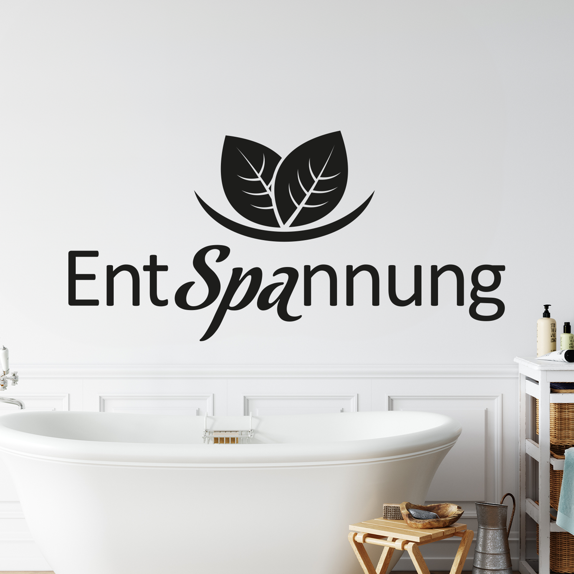 Schwarzer Wandaufkleber mit dem Wort "Entspannung" und Blättern.