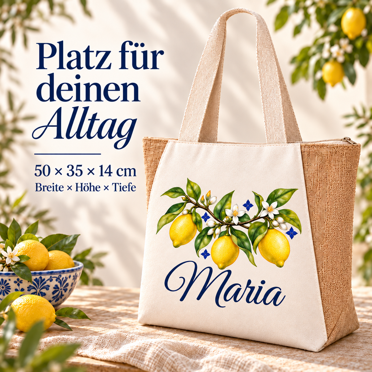 Shopper mit Zitronenzweig und Wunschname in Schrägansicht. Maße: 50 × 35 × 14 cm, Breite × Höhe × Tiefe.