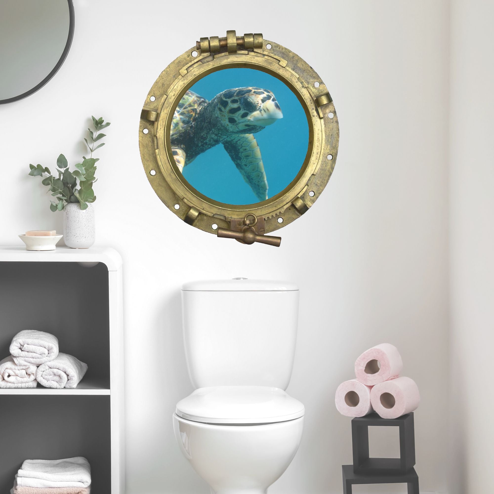 Schildkröte durch bullaugenförmigen Rahmen, goldfarben.