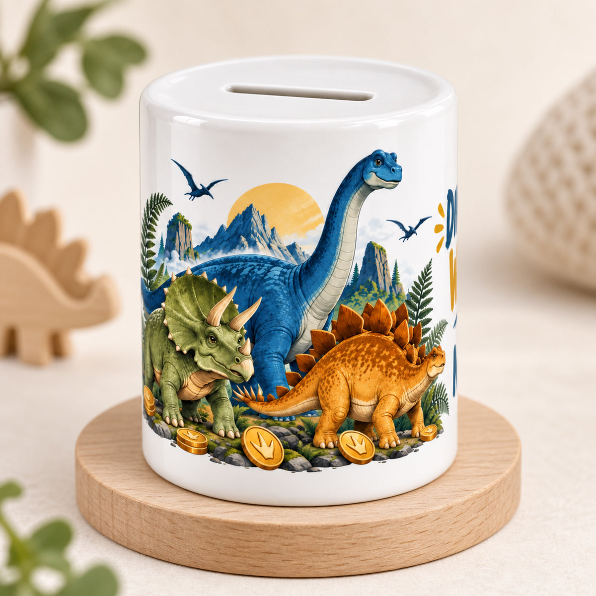 Dino-Spardose mit Namen – Dino-Team – Schrägansicht
