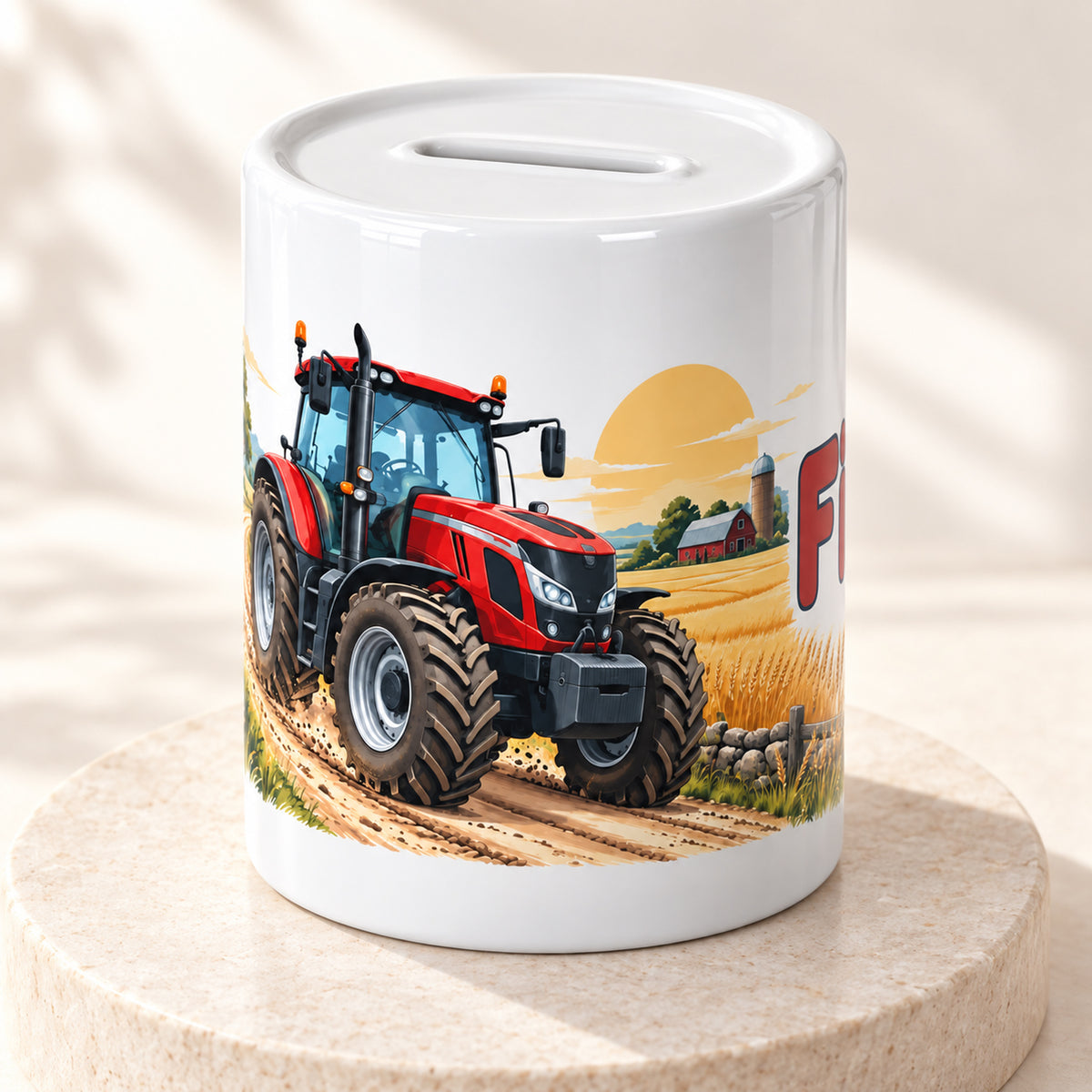 Roter Traktor im Kornfeld: personalisierte Keramik-Spardose, schräge ansicht