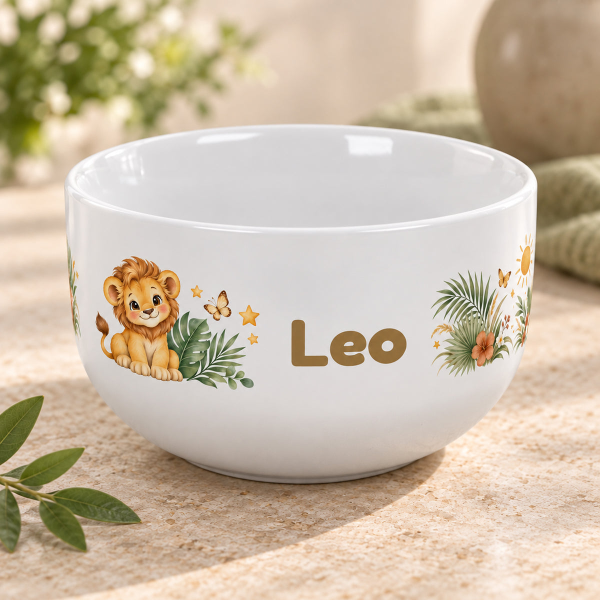 Schrägansicht der Müslischale Löwenbaby mit Beispielname Leo