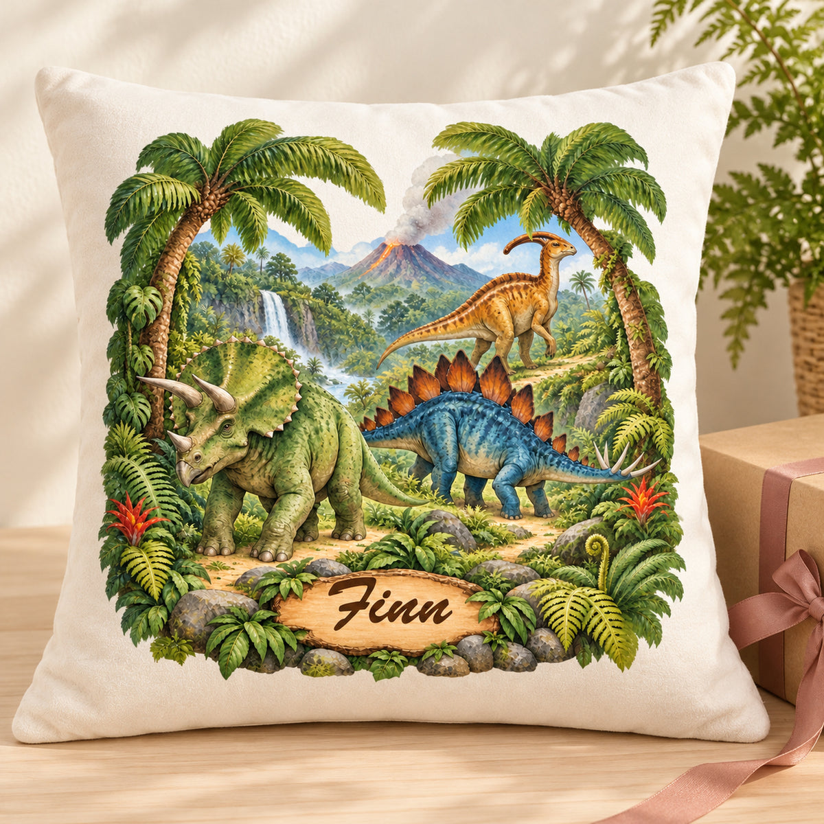 Dinosaurier-Kissenbezug Urwaldpfad, 40 × 40 cm, mit Beispielname Finn – Geschenk.