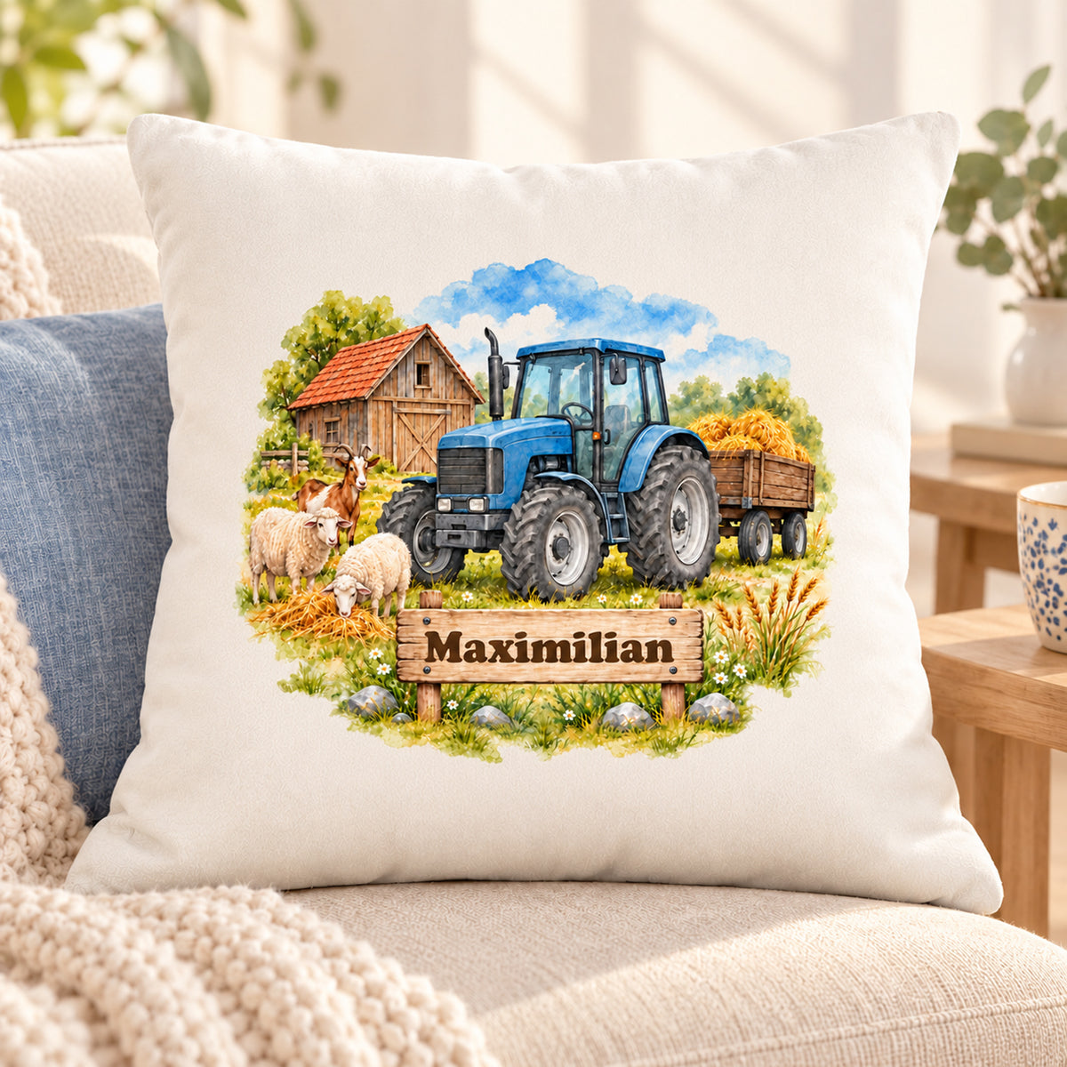 Wohnumgebung: personalisierter Traktor-Kissenbezug Blauer Traktor mit Heuwagen, 40 × 40 cm, Beispiel Maximilian