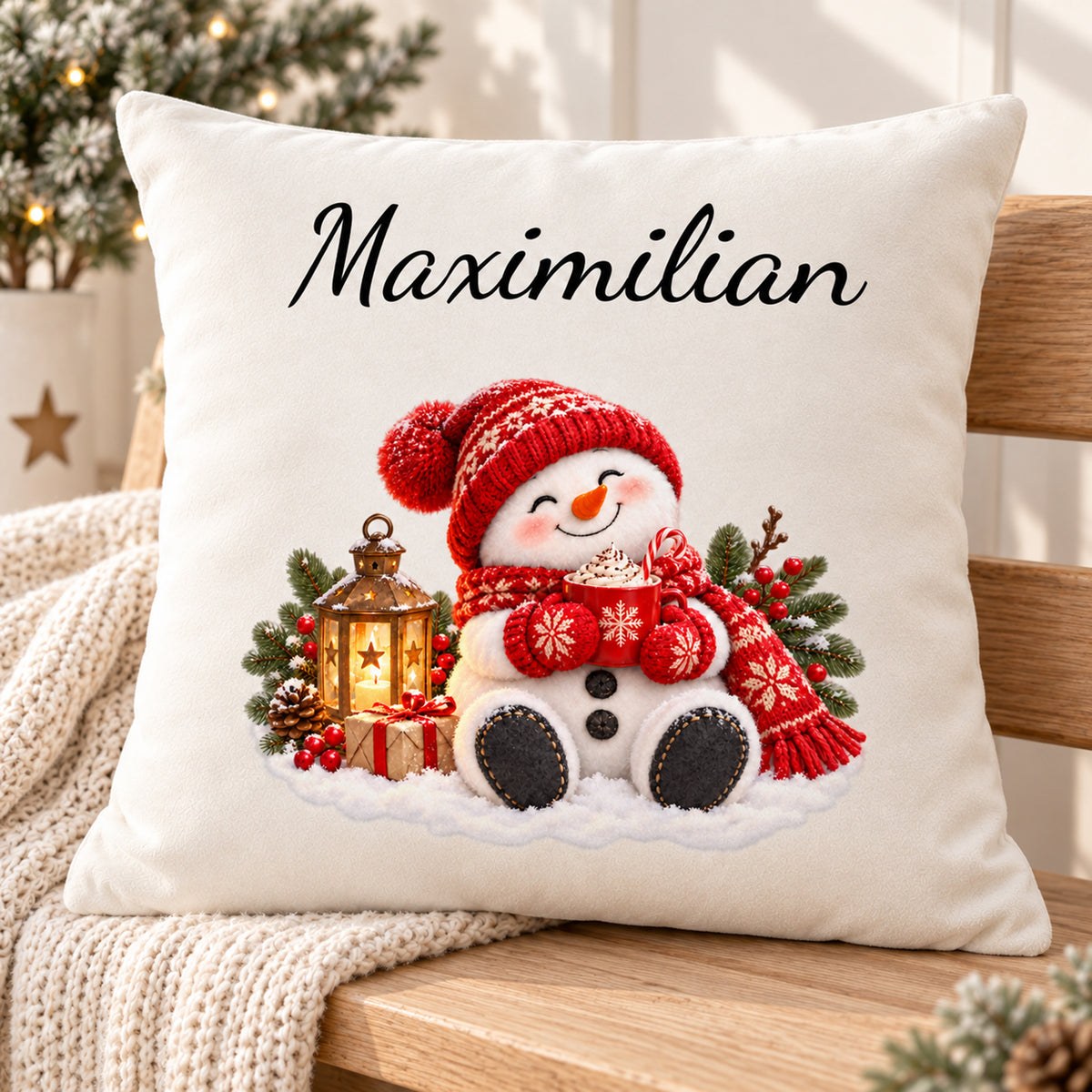 Schneemann-Kissenbezug Kakao-Auszeit, Bild 3, mit Beispielname Maximilian, 40 × 40 cm