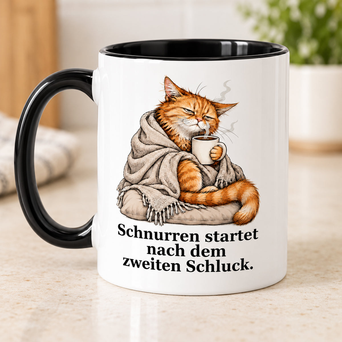 Schnurrstart – Andere Druckseite: weiße Katzentasse mit schwarzem Henkel und Kaffeespruch